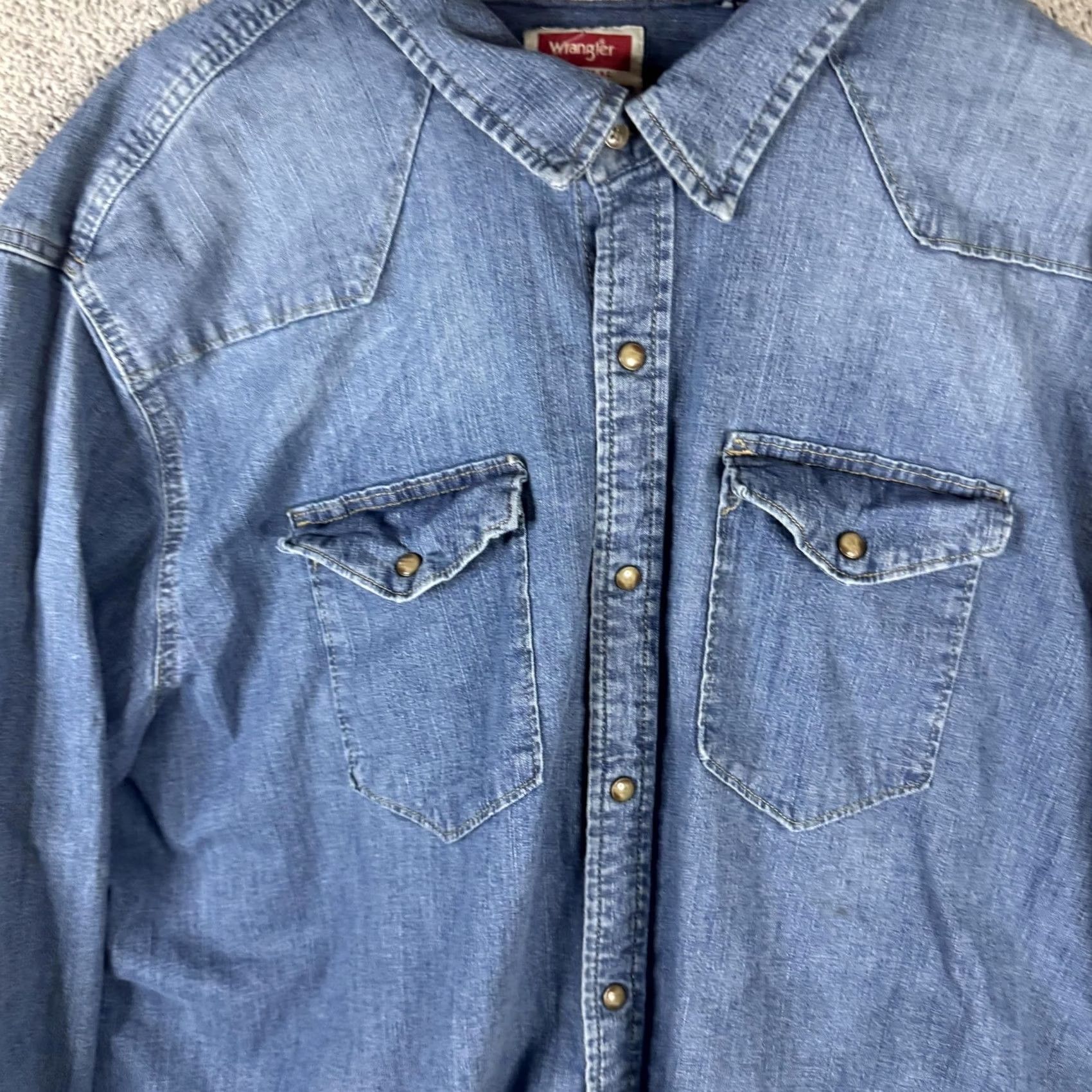 Wrangler Wrangler Shirt Mens 3XL Blue Denim Western Pearl Snap Long Sleeve Cowboy Ranch Shirt Button-Up Casual Western Mens 3XL Blue Denim Wrangler Shirt Size US XXL / EU 58 / 5 - 6 Thumbnail