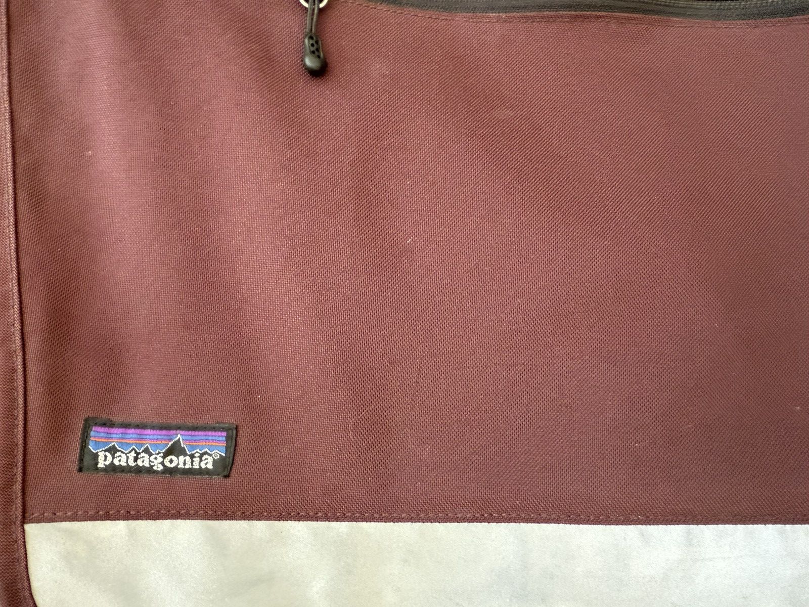 Patagonia Patagonia Messenger Bag - Plum/Marroon & silver Size ONE SIZE - 2 Thumbnail