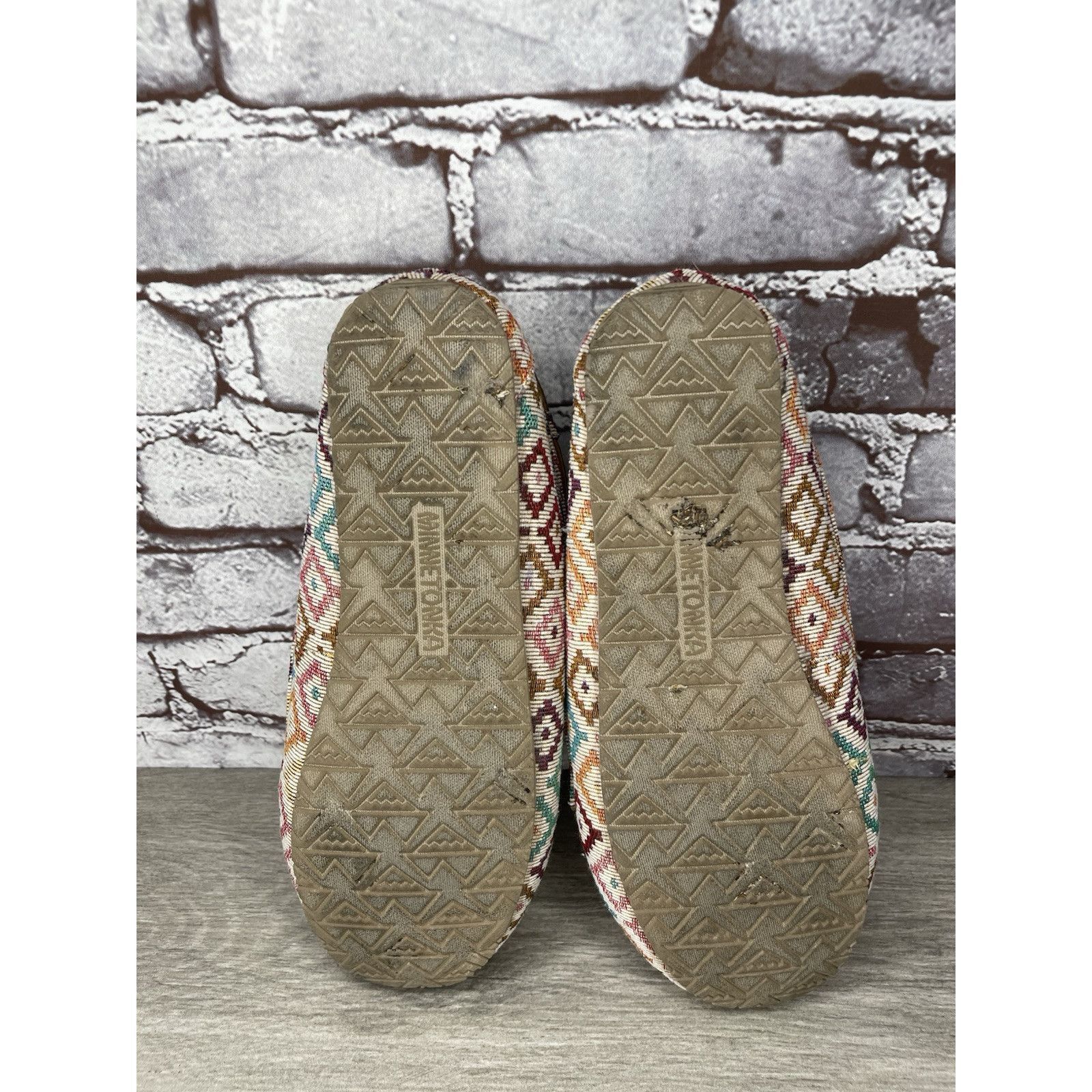 Minnetonka Minnetonka Sally Moccasins Cream Aztec Southwest Faux Fur Li Size US 10 / IT 40 - 22 Thumbnail