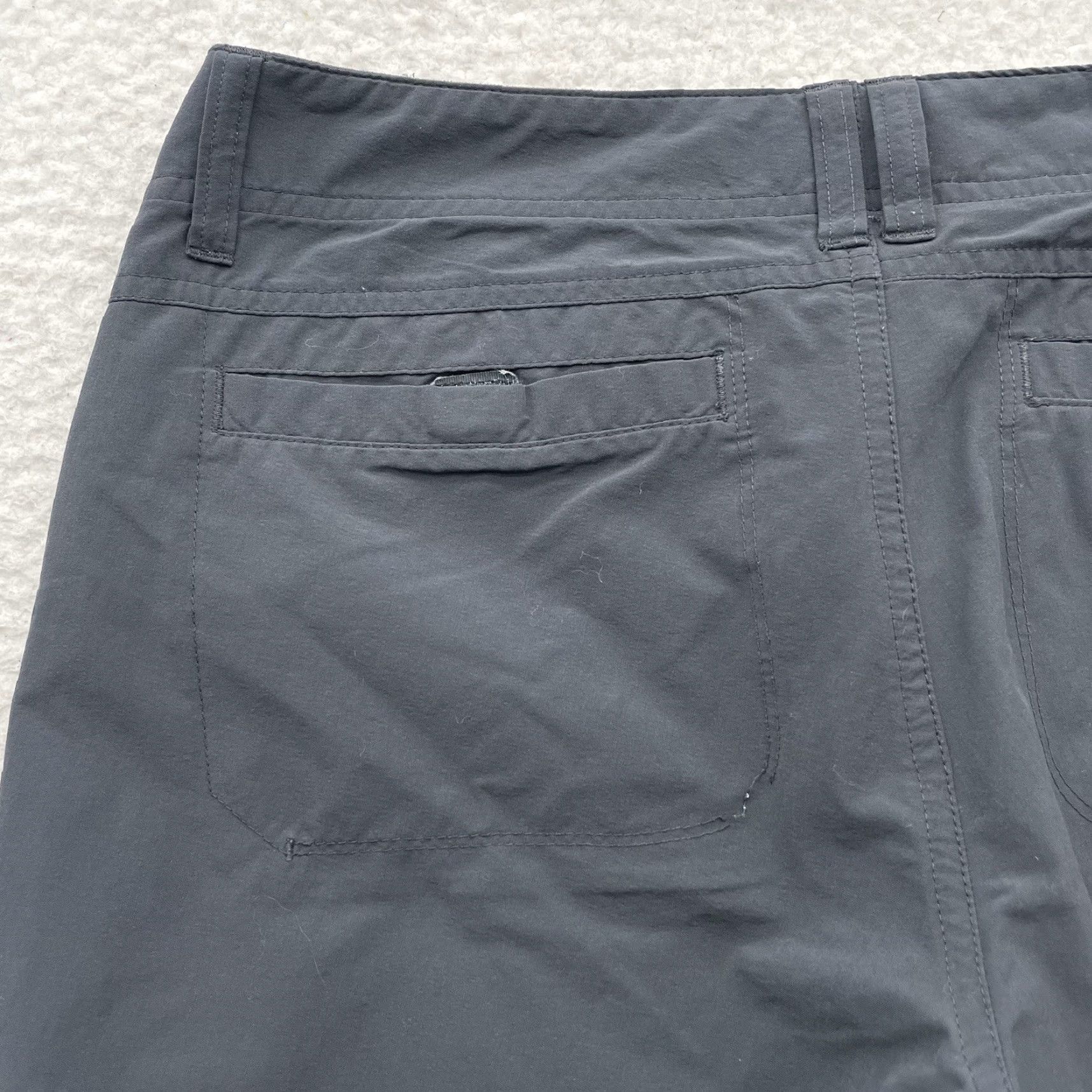 Marmot Marmot Pants Womens Size 6 Gray Convertible Quick Dry Inseam 32 in Casual Regular Straight 31 in Nylon Cotton Elastane Front Flat Pockets Button Size 28" / US 6 / IT 42 - 7 Thumbnail