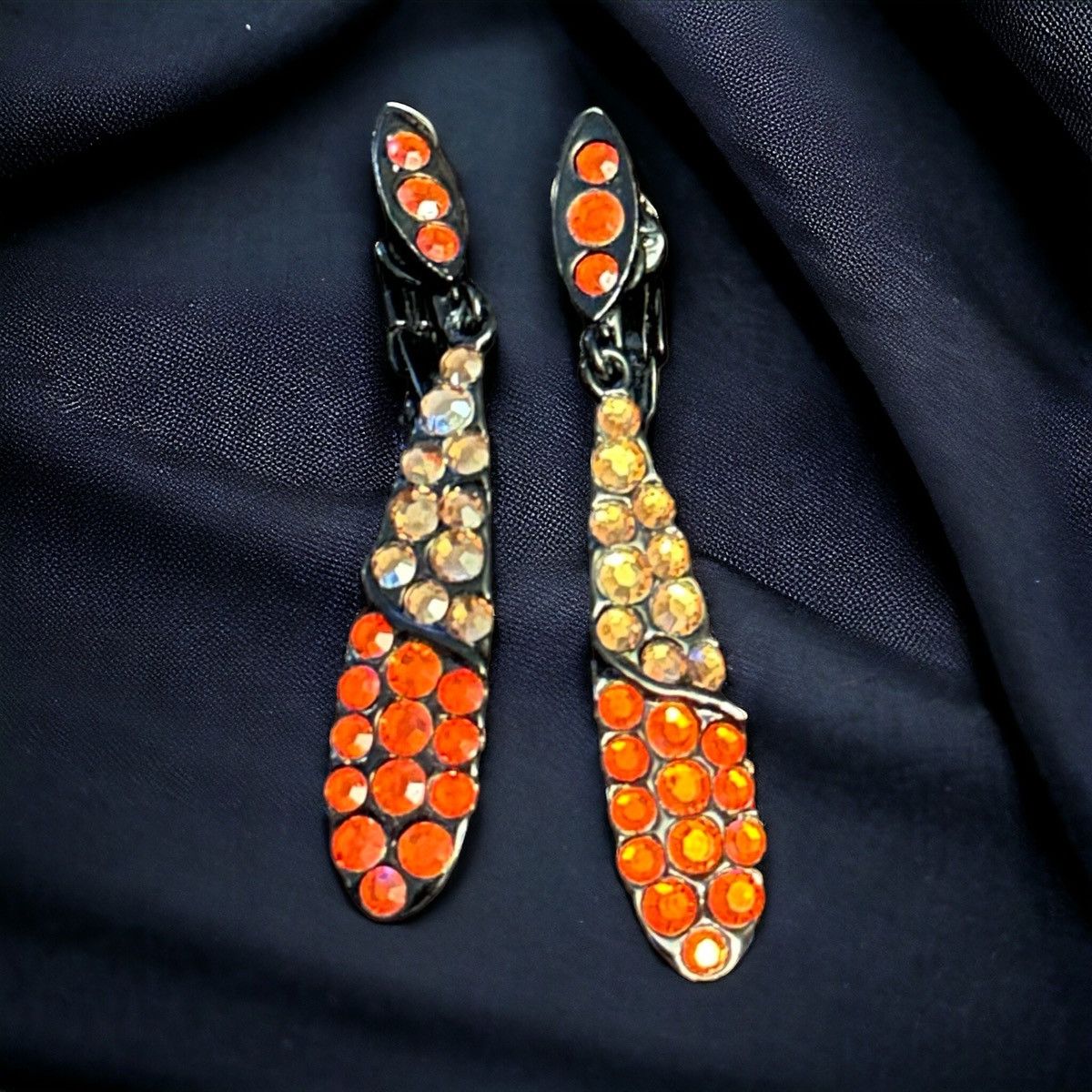 Vintage Vintage Kramer rhinestone clip on dangle earrings Size ONE SIZE - 1 Thumbnail