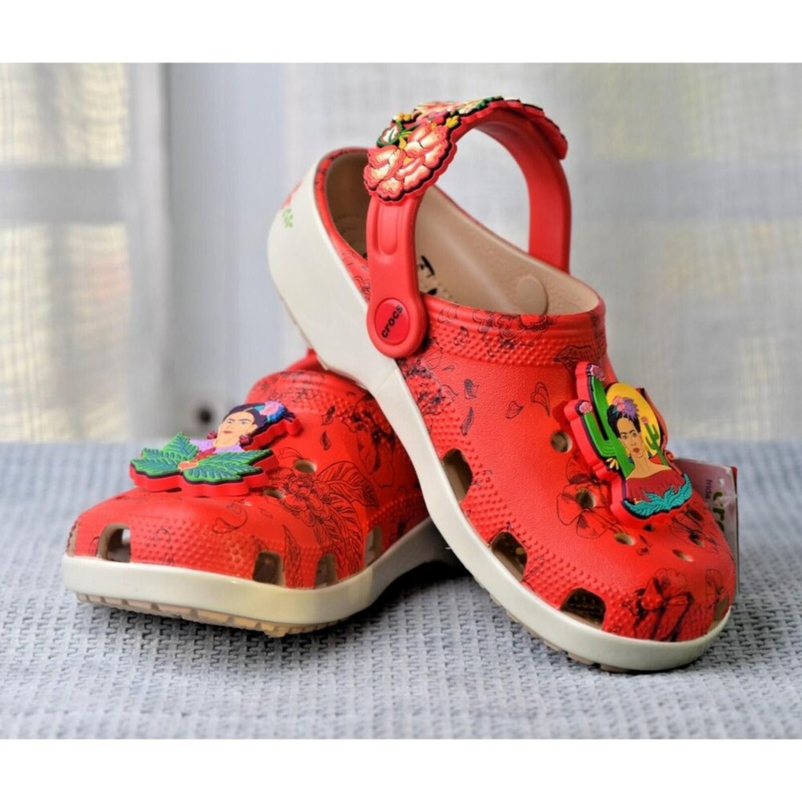 Crocs Crocs Frida Kahlo Classic Clog | 209450-2Y2 Rare size! Size US 5 / IT 35 - 7 Thumbnail