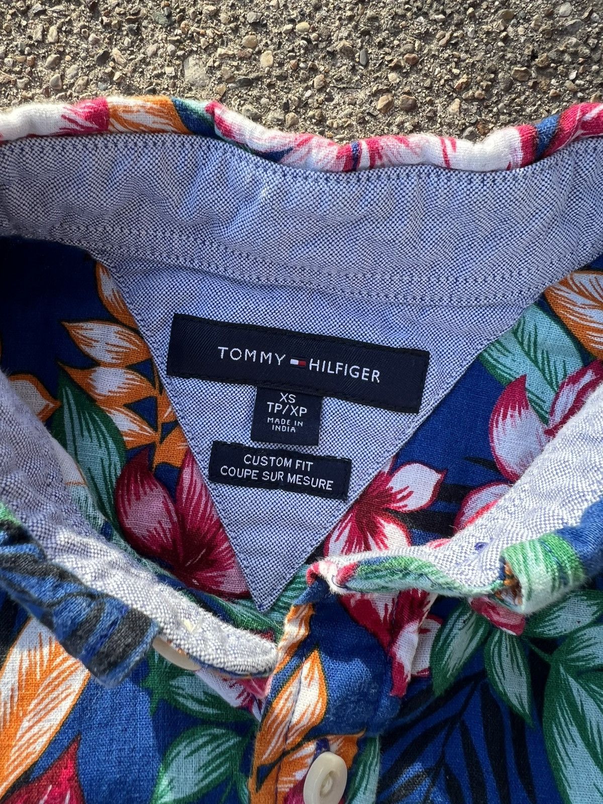 Tommy Hilfiger × Vintage Vintage Tommy Hilfiger Hawaiian S/S Button Down Shirt size S Size US S / EU 44-46 / 1 - 3 Thumbnail