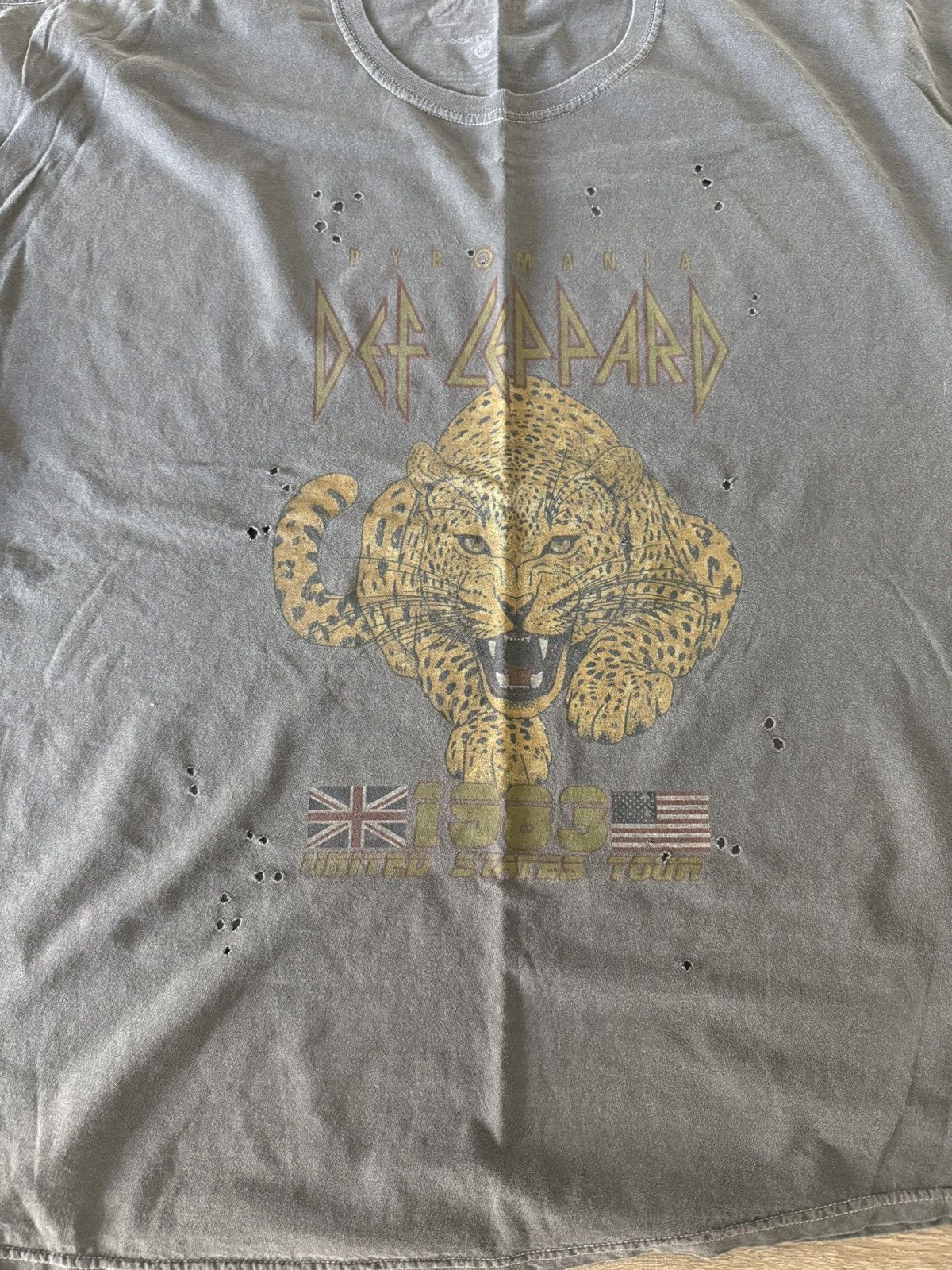 Urban Outfitters Def leopard rock band merch tee Size US XL / EU 56 / 4 - 4 Thumbnail