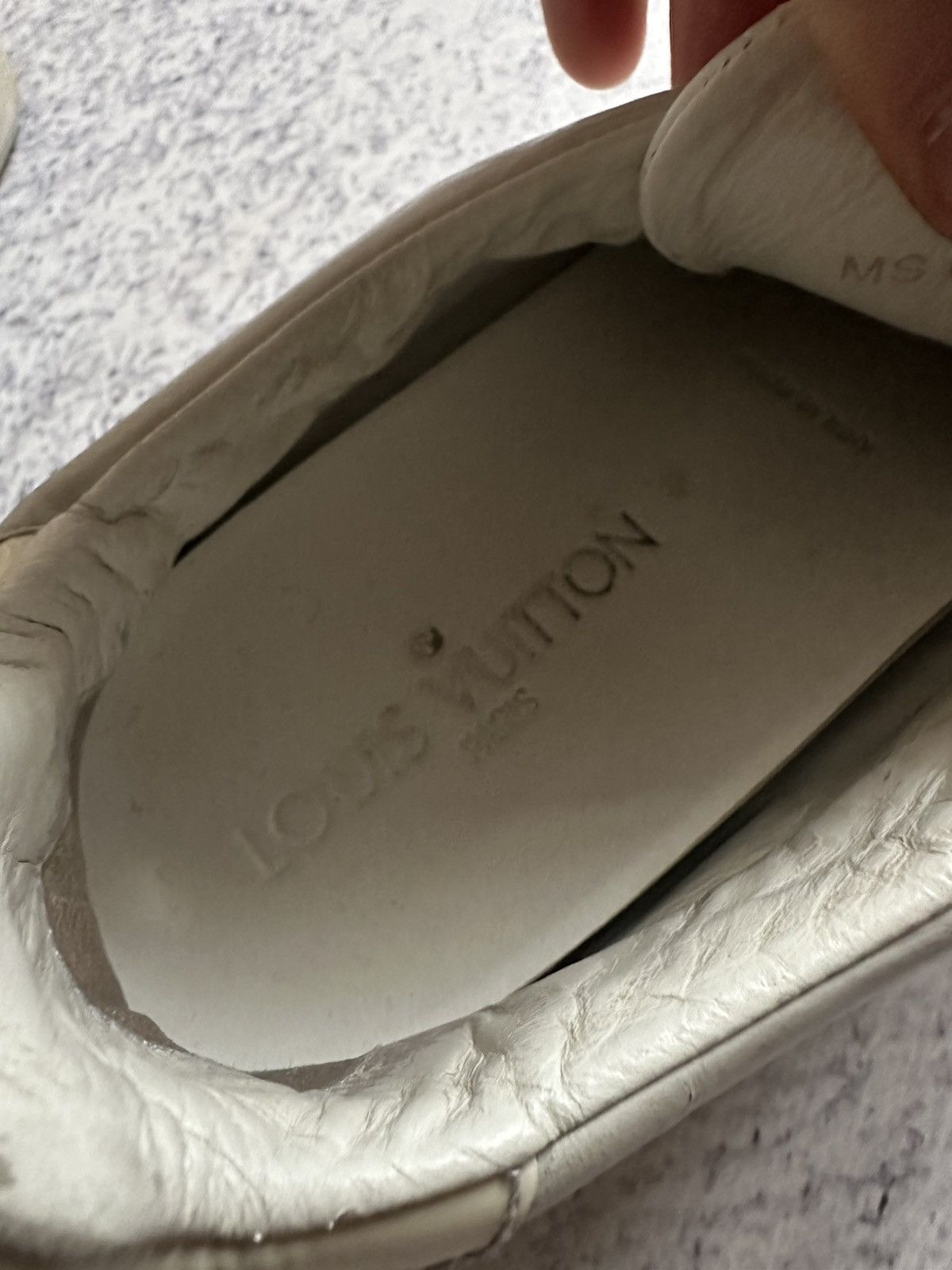 Louis Vuitton Louis Vuitton Women’s Front Row Sneaker White EU 36 Size US 6 / IT 36 - 13 Thumbnail