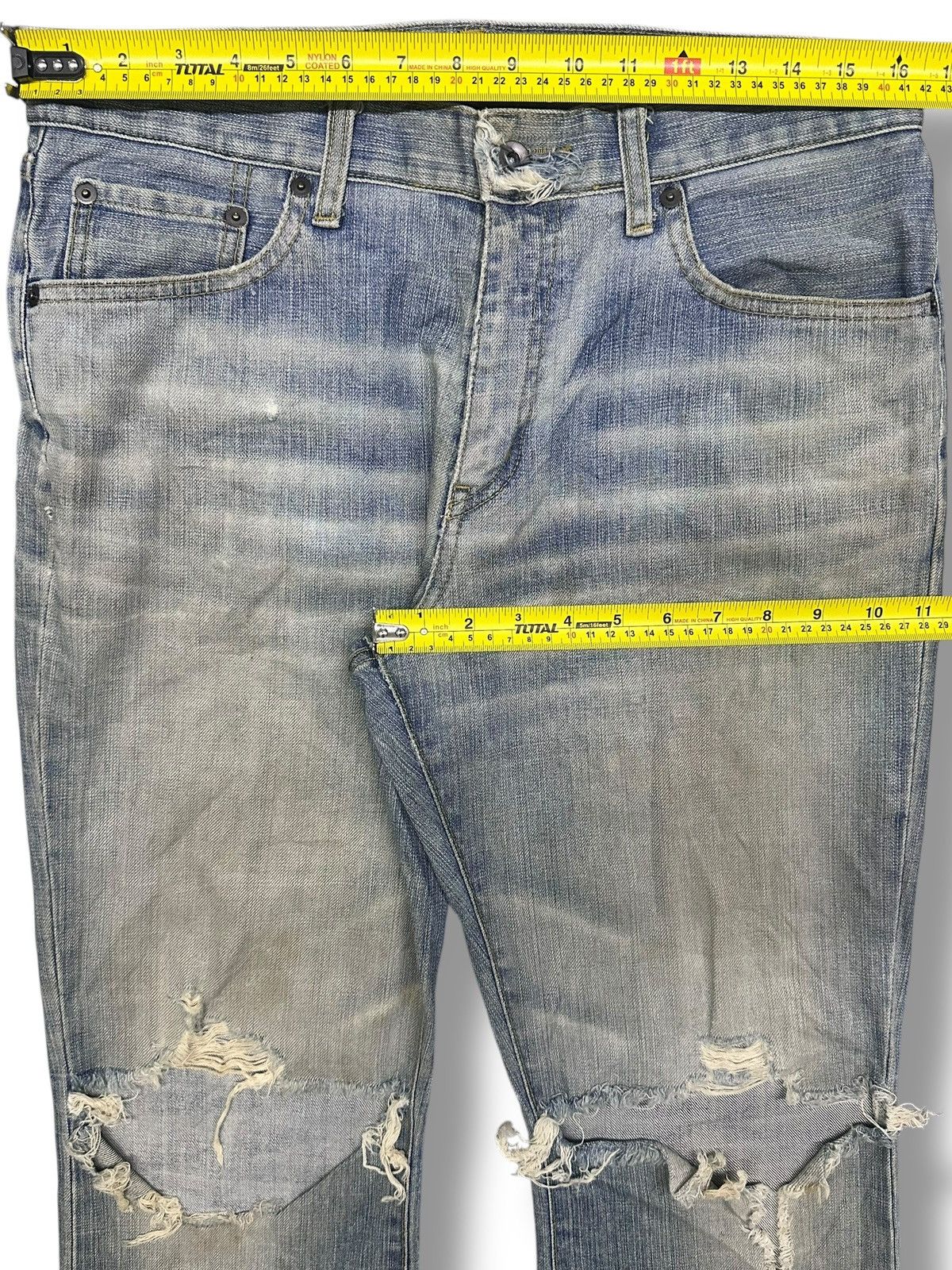 Uniqlo Uniqlo Distressed Japan Denim Straight Leg Jeans Faded Wash Size US 33 - 17 Thumbnail