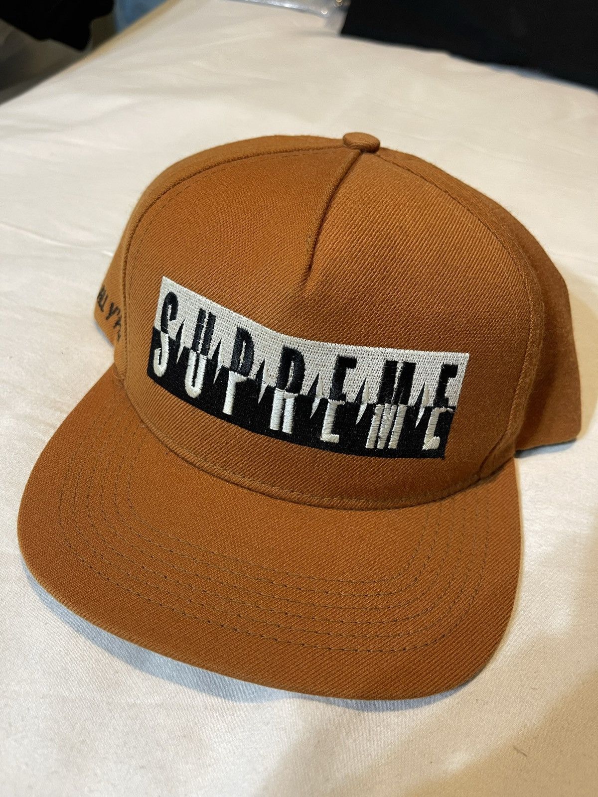 Supreme Supreme Predator snapback hat Bogo hat box logo snapback hat Size ONE SIZE - 2 Thumbnail