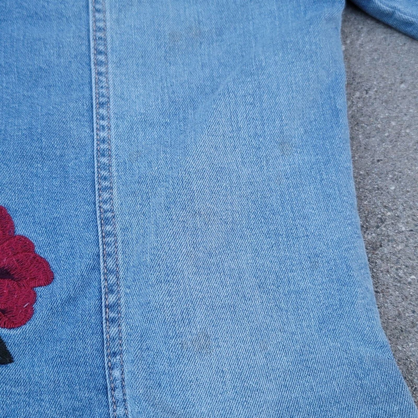 Arizona Jean Co. Arizona Jean Co Distressed Embroidered Roses Denim Jacket Size XL / US 12-14 / IT 48-50 - 6 Thumbnail