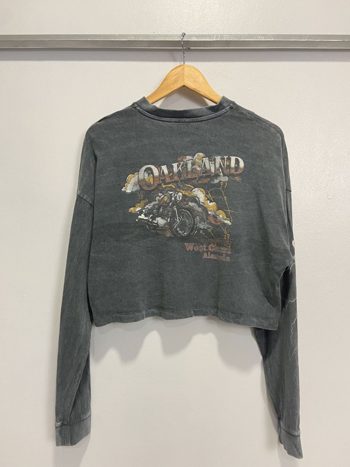Urban Outfitters × Vintage Vintage West Coast Alameda crop long sleeve Size L / US 10 / IT 46 - 1 Thumbnail