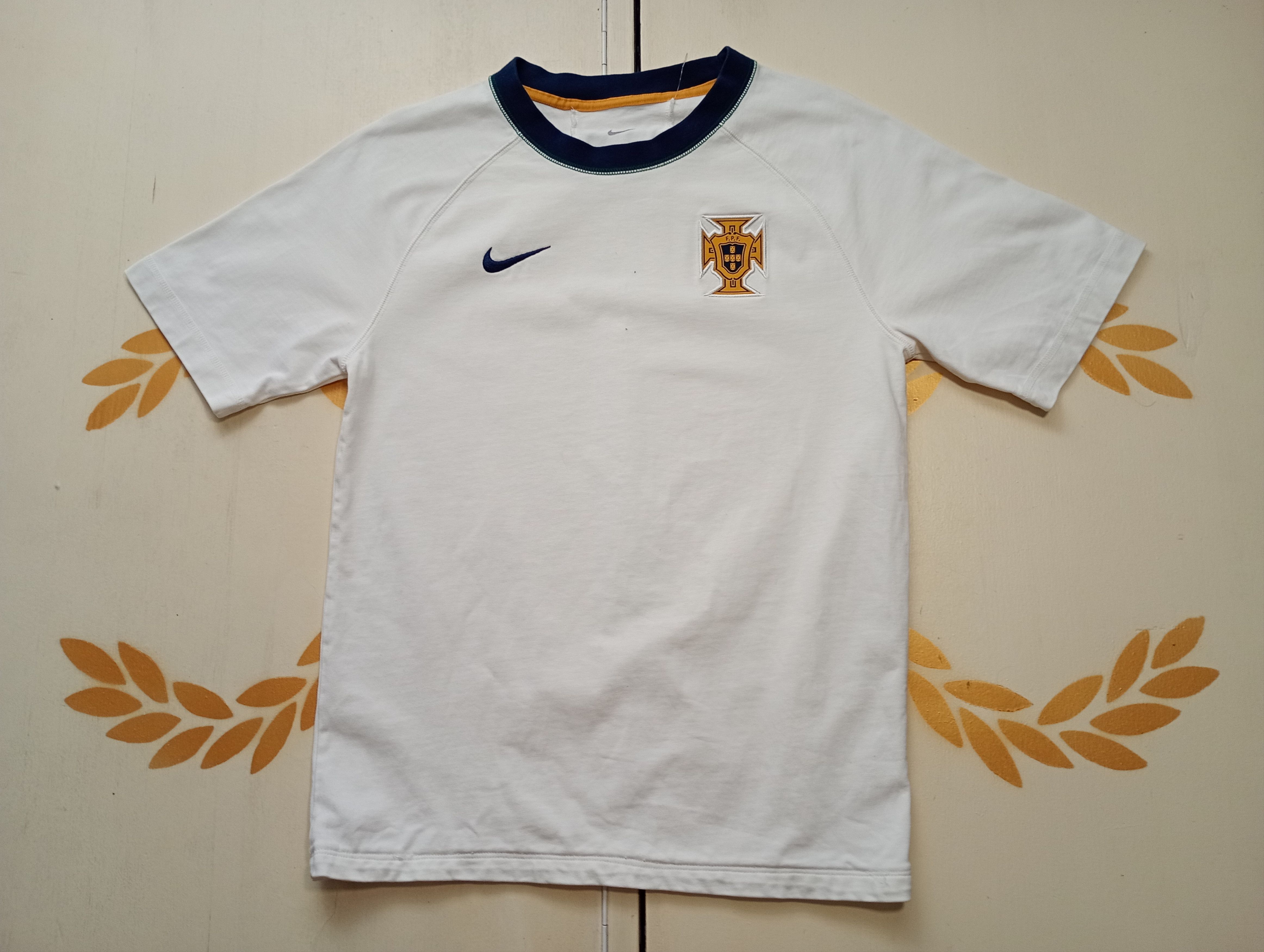 Nike Nike Portugal 2022-23 Men's Short Sleeve Travel Tee Size US S / EU 44-46 / 1 - 2 Thumbnail