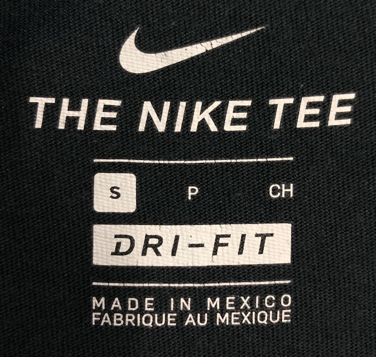Nike Vintage The Nike Tee Nike Dri-Fit T-Shirt Size US S / EU 44-46 / 1 - 9 Thumbnail