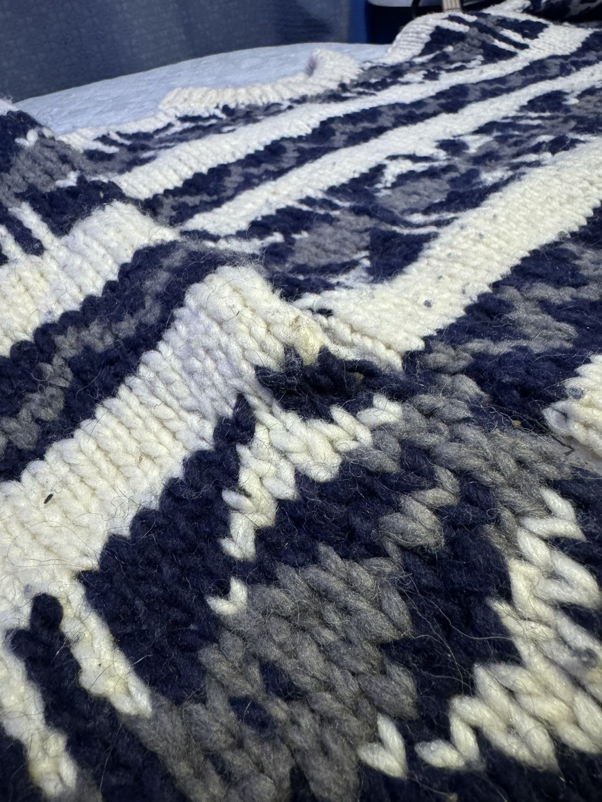 Vintage vintage hand knitted wool sweater Size US XL / EU 56 / 4 - 2 Thumbnail