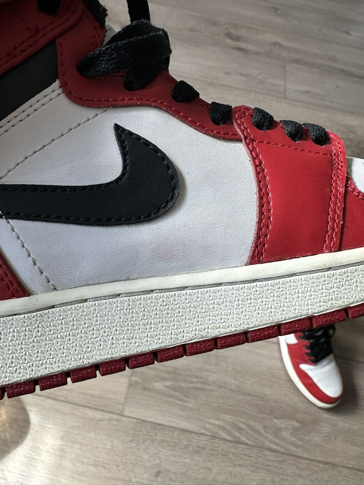 Jordan Brand Jordan 1 Retro High Chicago 2013 Sz 6 Size US 6 / EU 39 - 10 Thumbnail