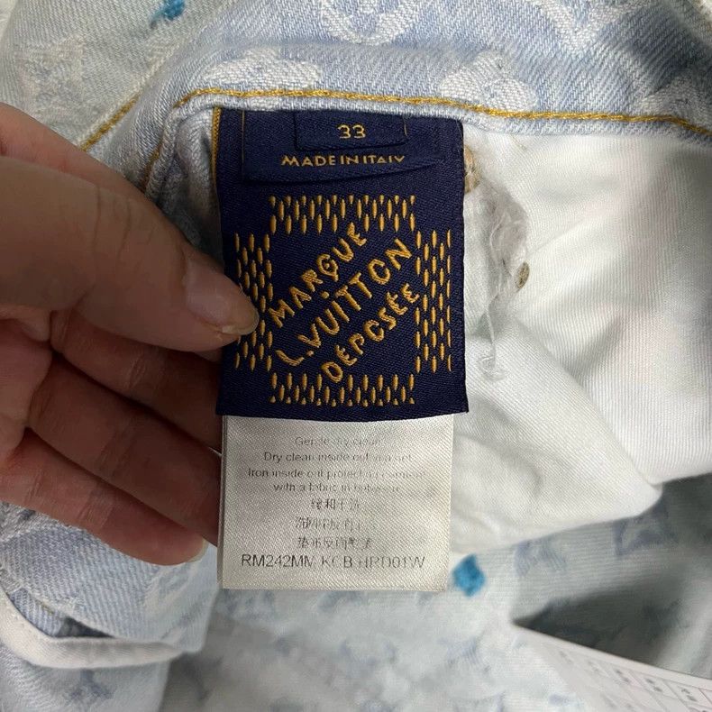 Louis Vuitton Louis Vuitton Blue Logo monogram button pocket jeans Size US 33 - 2 Thumbnail