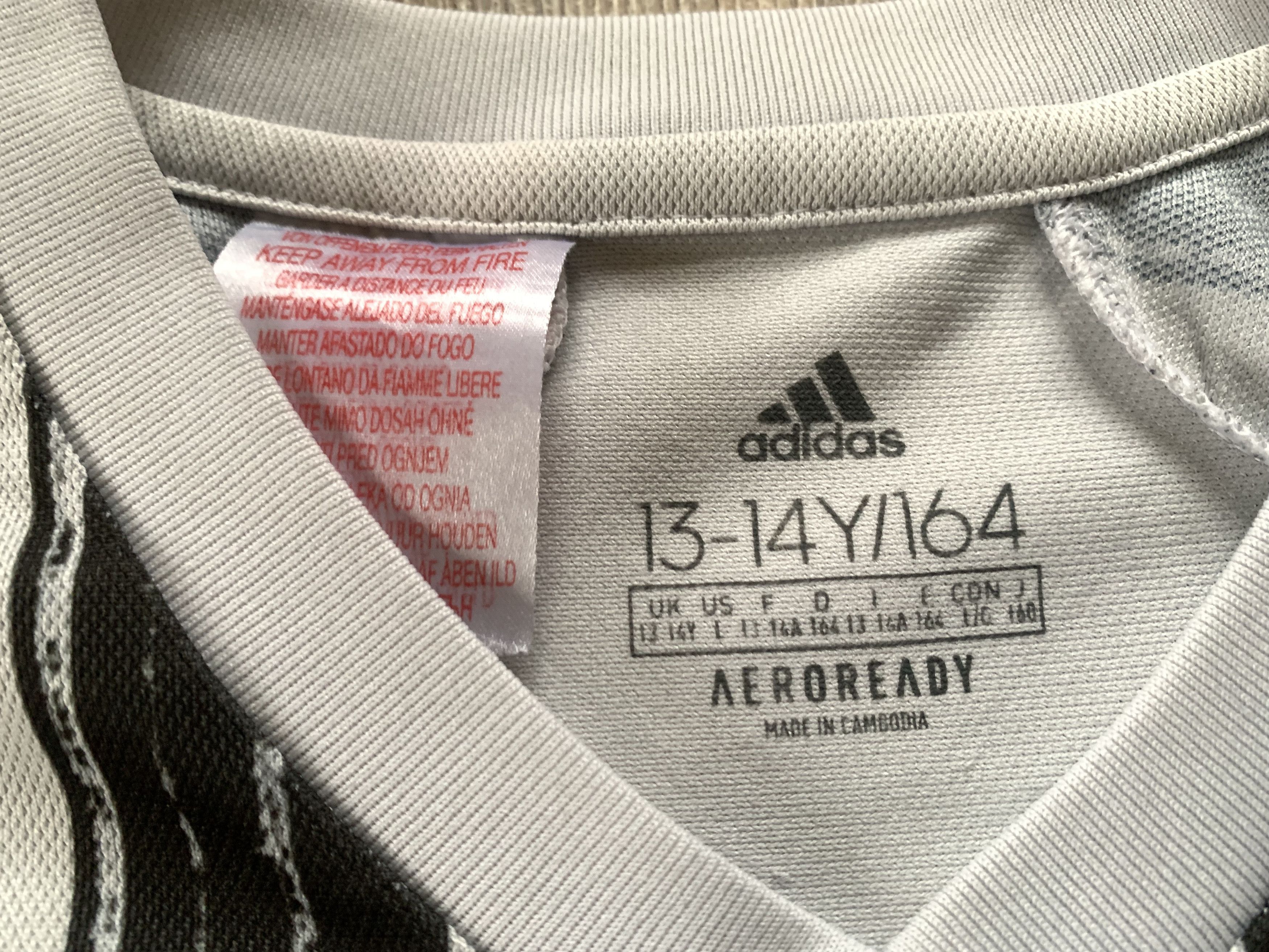 Adidas Youth Adidas Juventus #7 Ronaldo Home Football Shirt Size US XXS / EU 40 - 9 Thumbnail