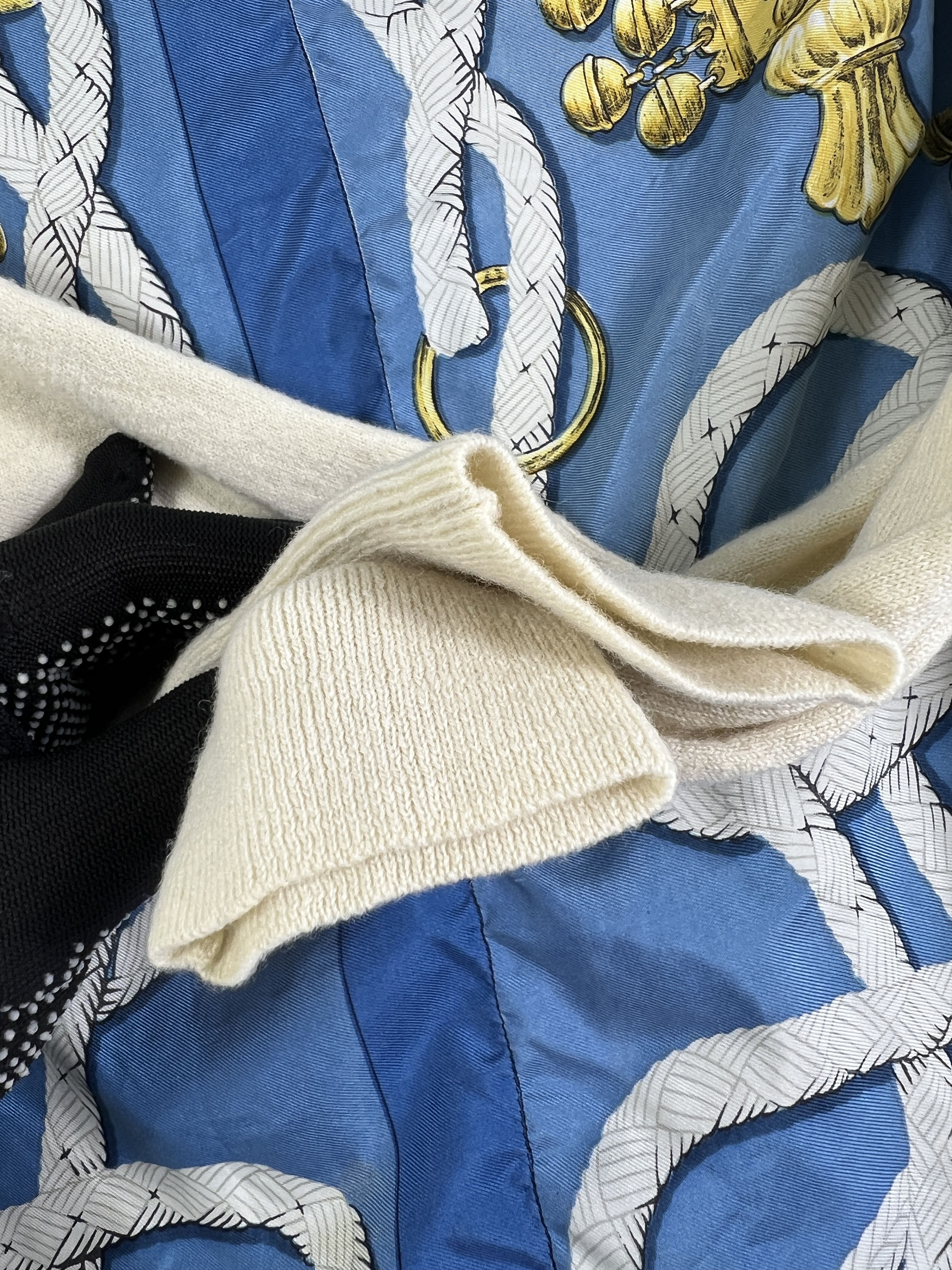 Hermes × Vintage Vintage Hermès Sport Paris Mock Neck Sweater (42) GTMPT965 Size US XS / EU 42 / 0 - 4 Thumbnail