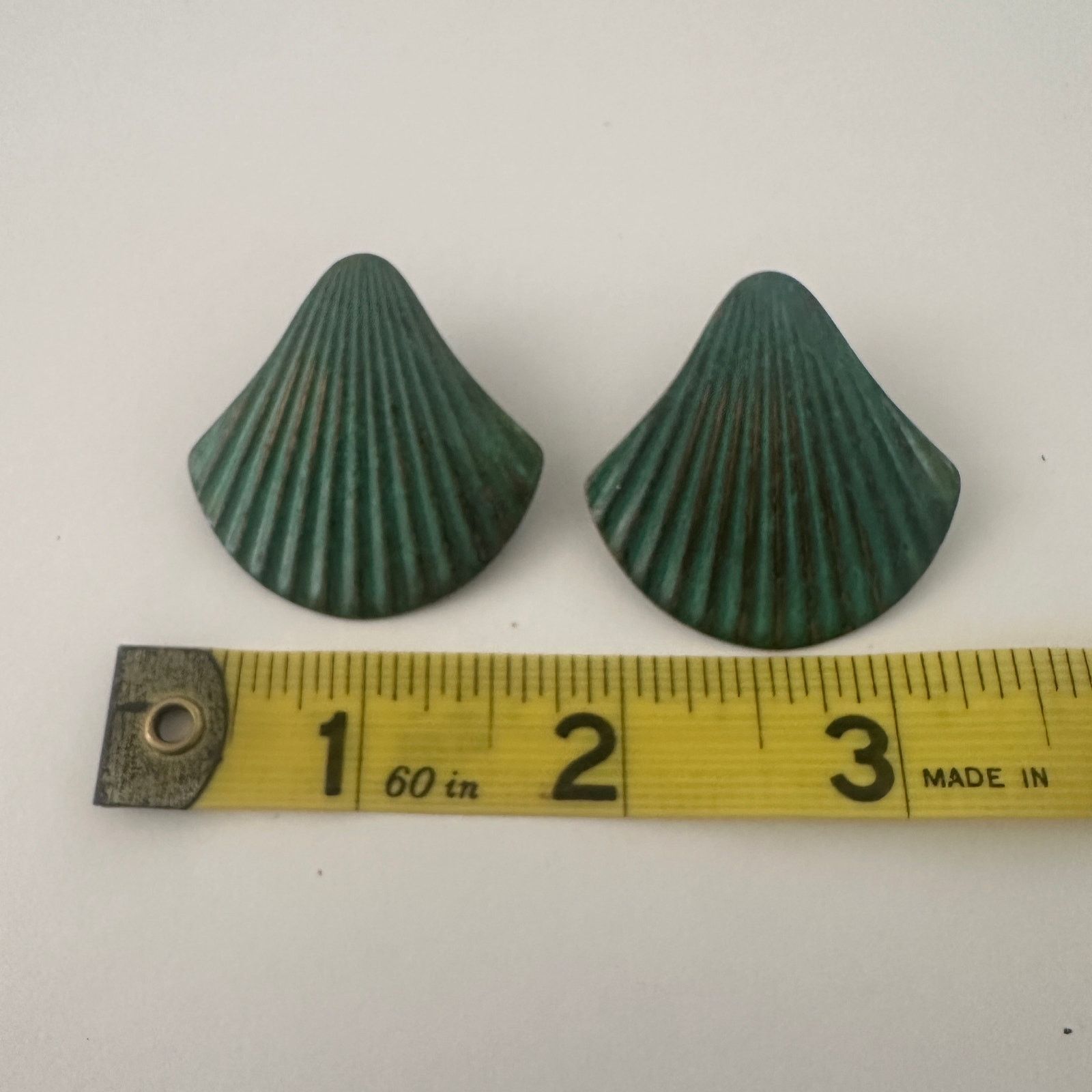 Vintage Vintage 1980s Green Metal Scalloped Pierced Earrings Size ONE SIZE - 3 Thumbnail