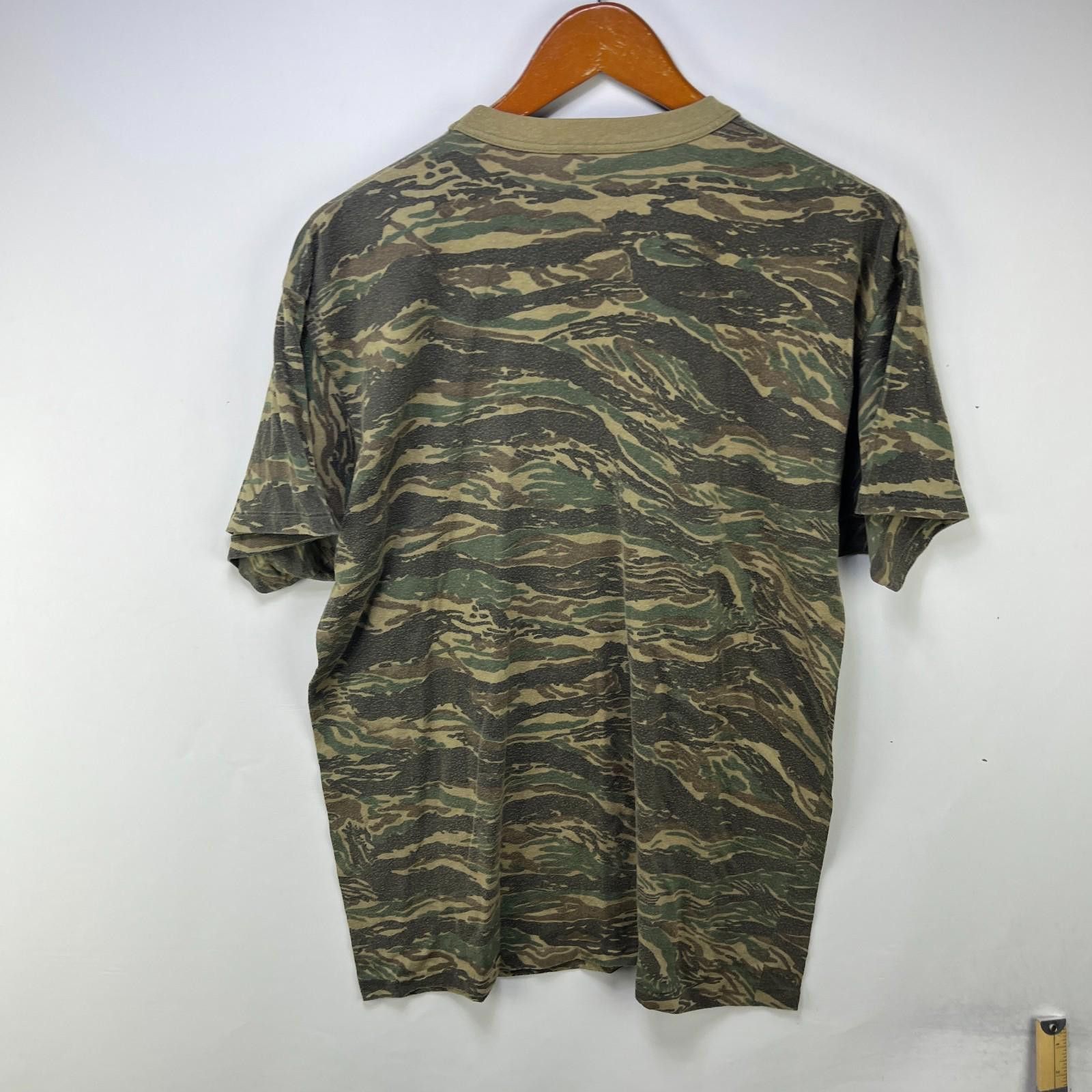 Vintage Vintage 90s Desert Camo Faded T Shirt XL Size US XL / EU 56 / 4 - 7 Thumbnail