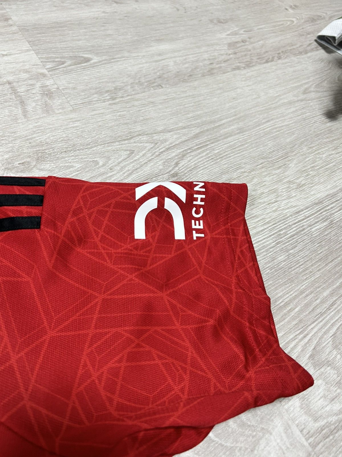 Adidas Size XL - adidas Manchester United 23/24 Home Jersey IP1726 Size US XL / EU 56 / 4 - 5 Thumbnail