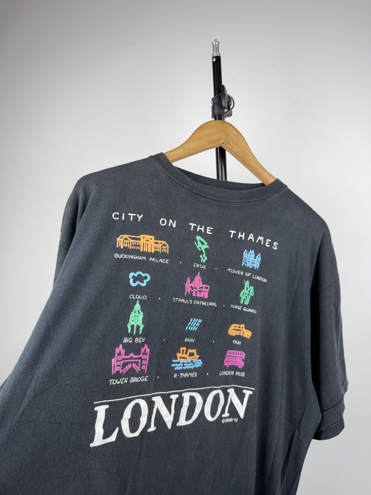 Vintage Vintage Retro 90s Y2K London City On The Thames Tourist Tee Size US L / EU 52-54 / 3 - 2 Thumbnail