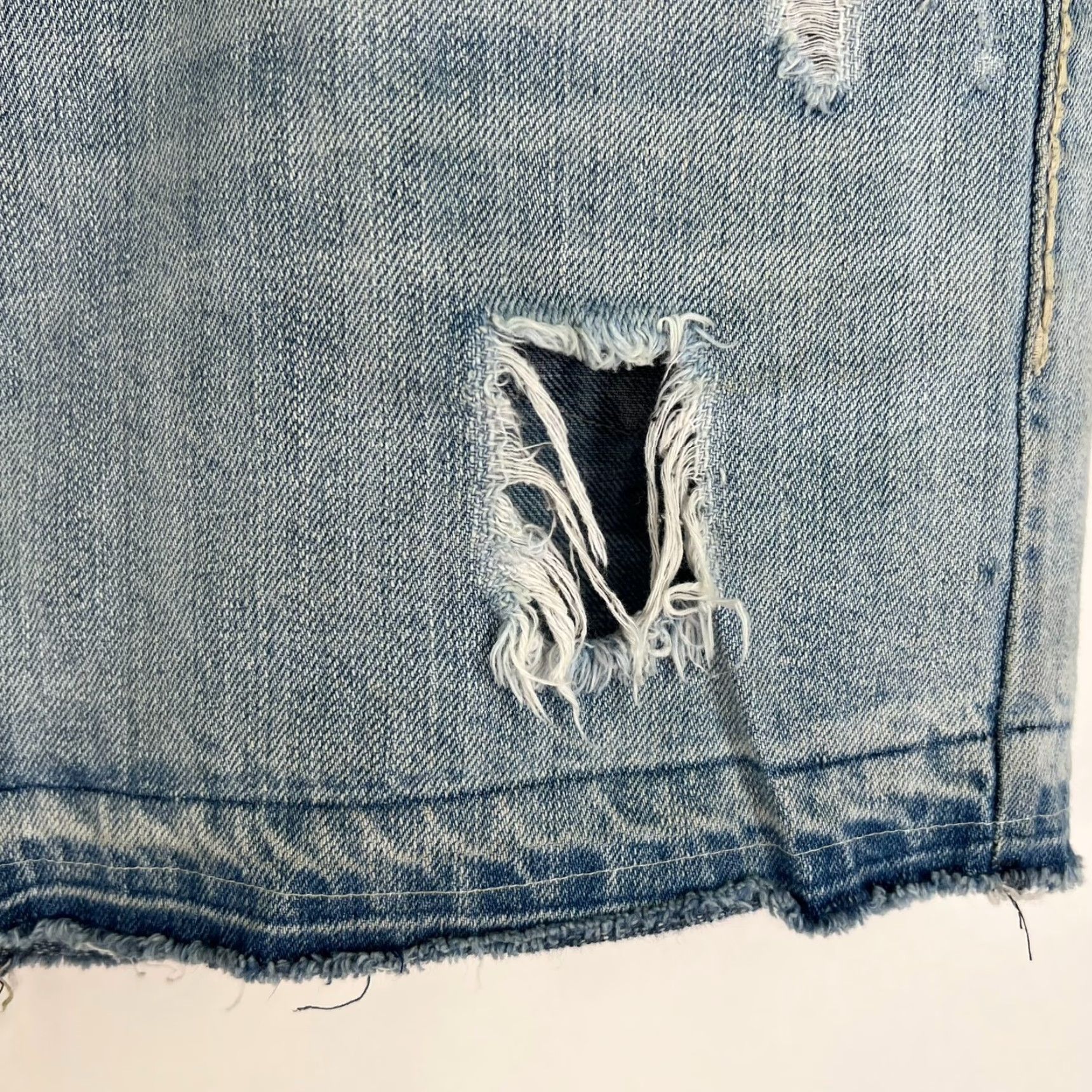Denime Mudd Distressed Mini Skirt Womens Size 11 Blue Denim 90s Size 32" / US 10 / IT 46 - 3 Thumbnail