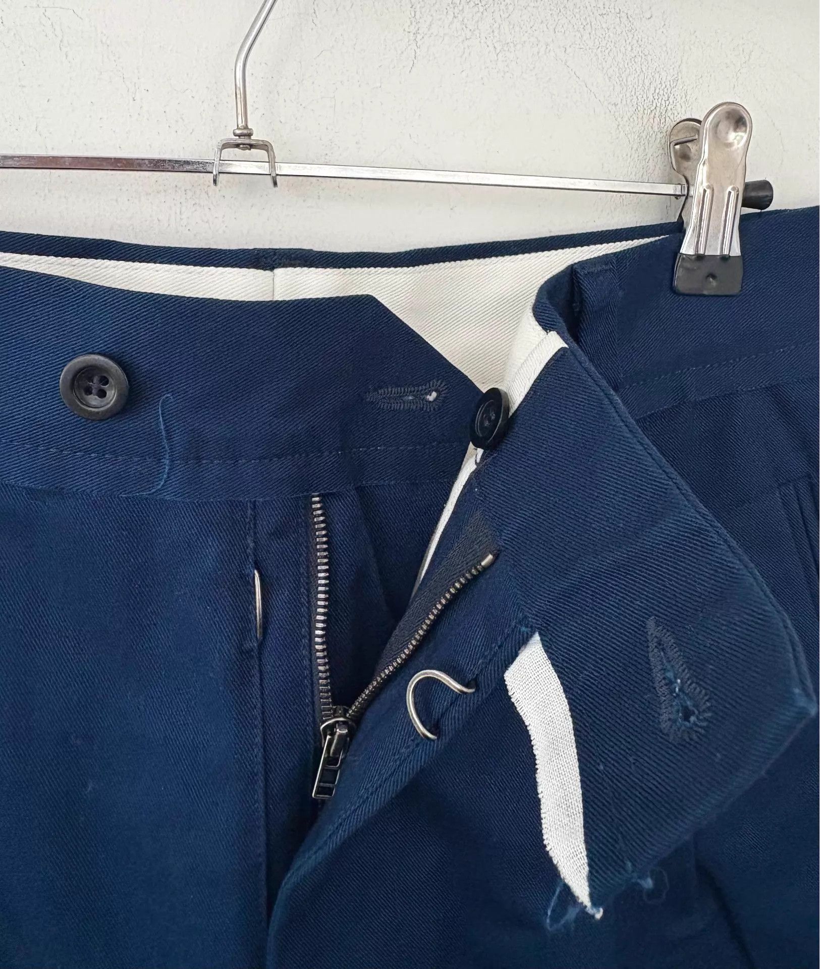 Maison Margiela Maison Margiela 22ss Men Pleat Straight Chino Navy 46 (NWT) Size US 30 / EU 46 - 4 Thumbnail