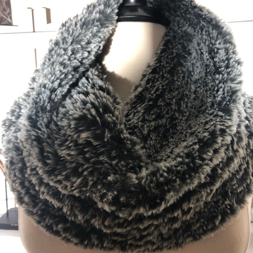 Vintage Infinity Scarf Plush Faux Fur Thick IlSuper Soft Gray sz OS Size ONE SIZE - 7 Thumbnail