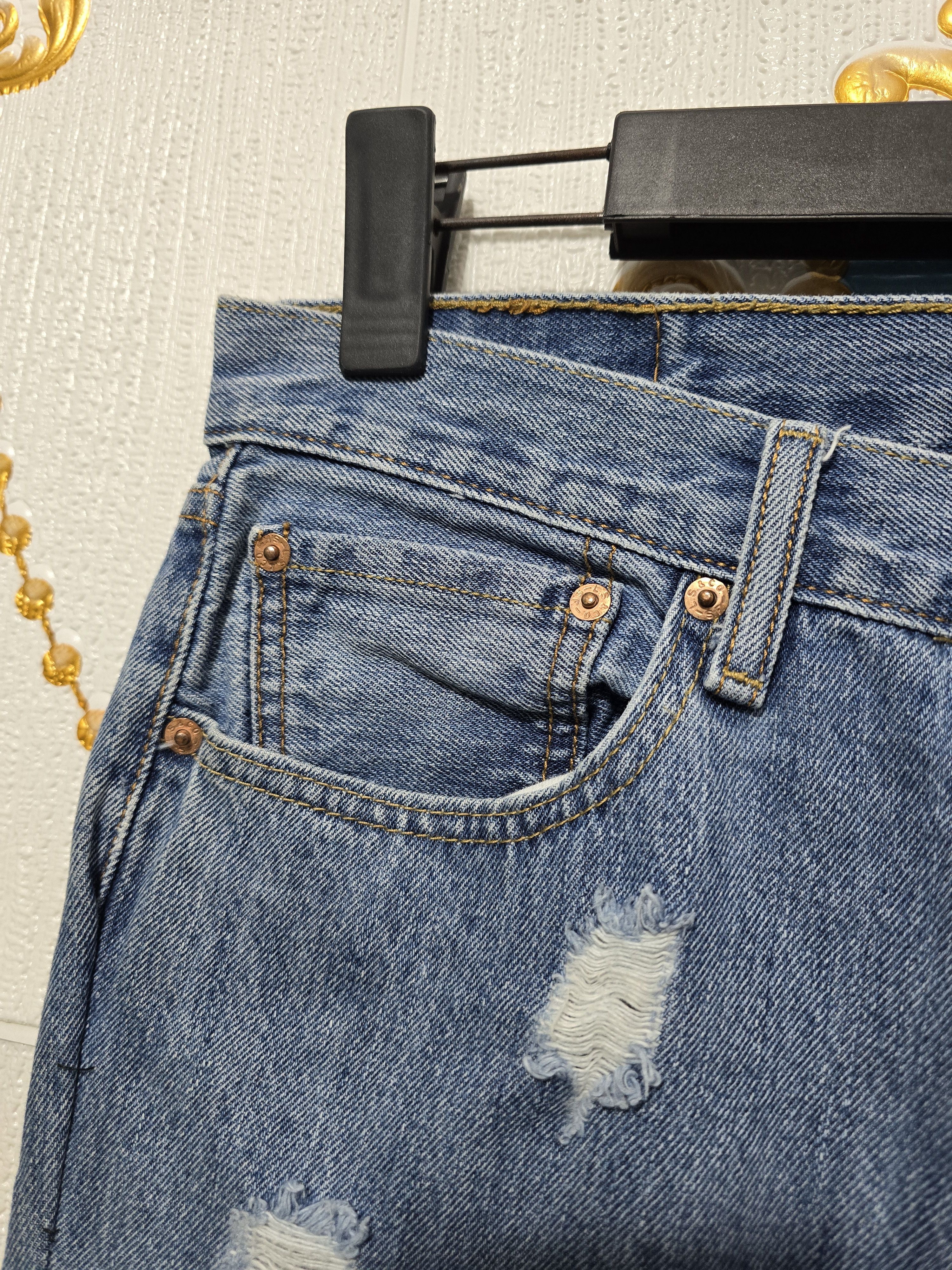 Levi's Levi's 501 Original jeans featuring a patchwork design Size US 33 - 4 Thumbnail