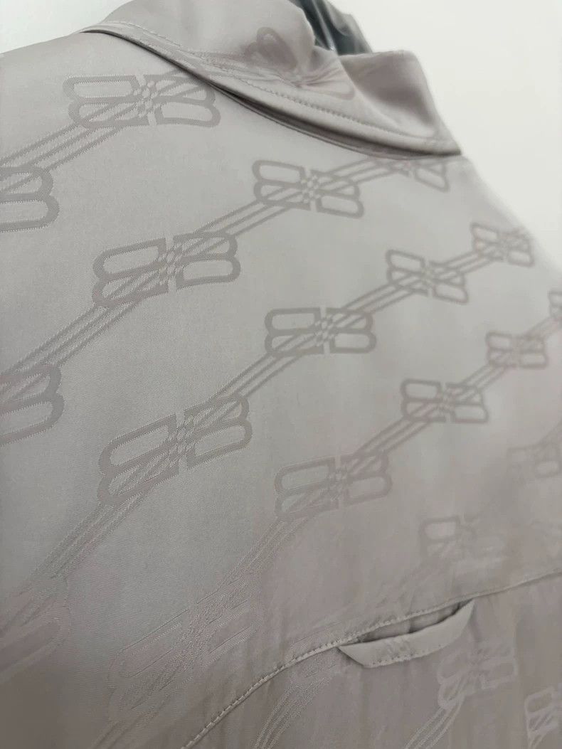 Balenciaga Balenciaga Ladies Shirt 100% Viscose \n Drop shoulder desi Size US M / EU 48-50 / 2 - 5 Thumbnail