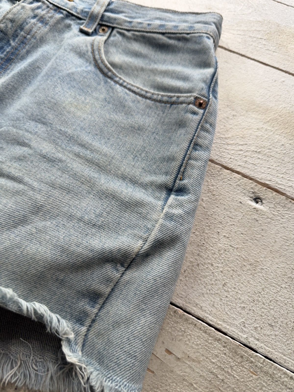 Levi's Vintage Clothing 90s Distressed Levi’s 501 Cut Off High Rise Denim Shorts Y2K Size 28" / US 6 / IT 42 - 17 Thumbnail