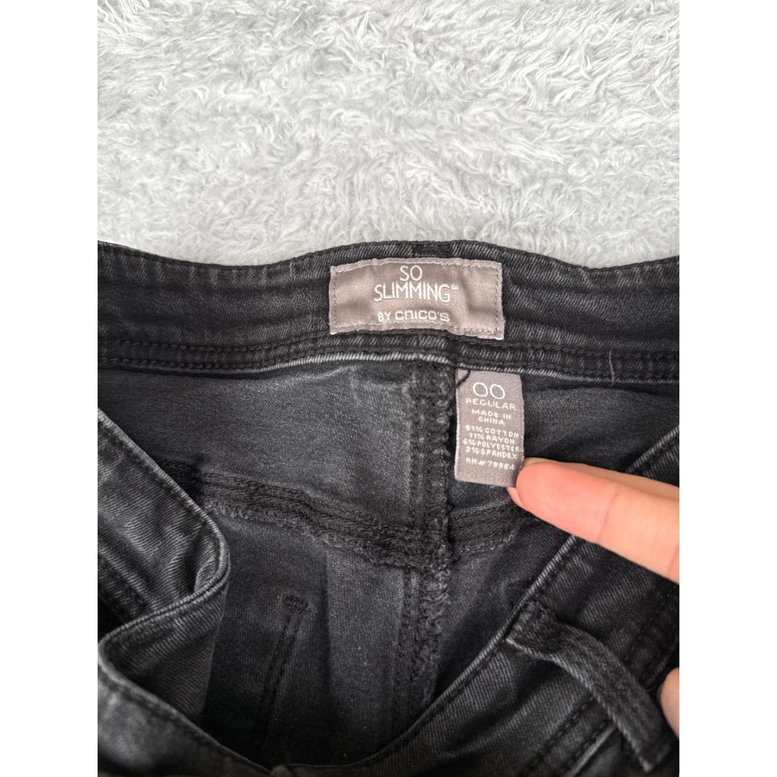 Vintage Chico's Jeans Women Black Bootcut Denim Cotton Blend 00 28x29 Regular Rise Mid 5-Pocket Logo Embroidered Button Jeans Womens Size 24" / US 00 / IT 34 - 6 Thumbnail
