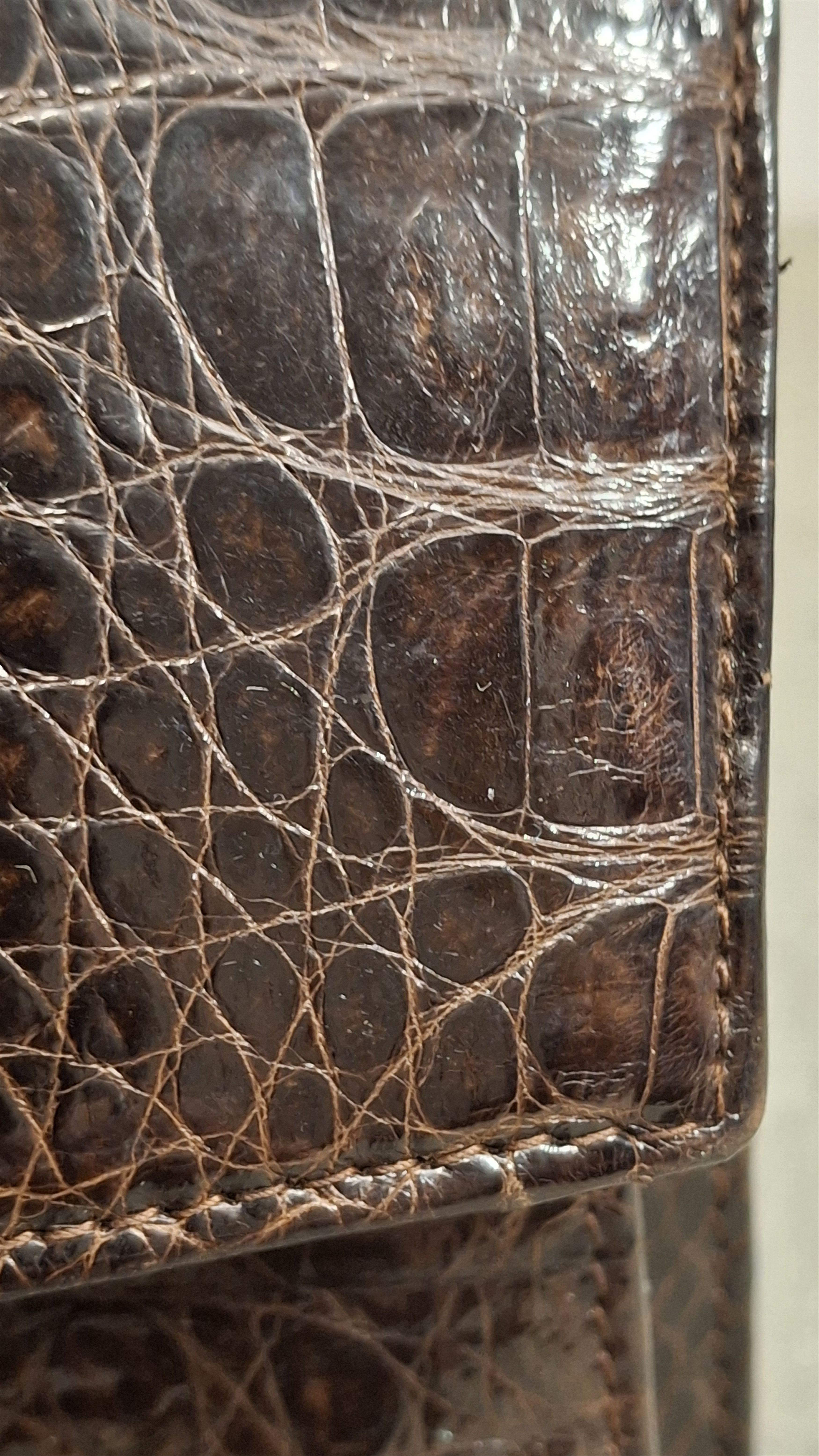 Vintage 1950s Genuine Crocodile Leather Structured Handbag Size ONE SIZE - 17 Thumbnail