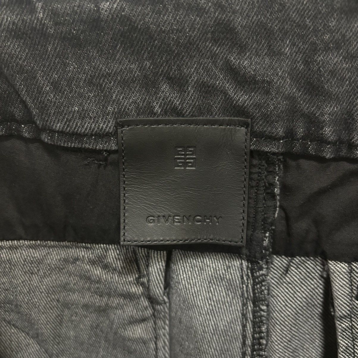 Givenchy Givenchy Black Denim Cargo Jorts Size 26" / US 2 / IT 38 - 3 Thumbnail