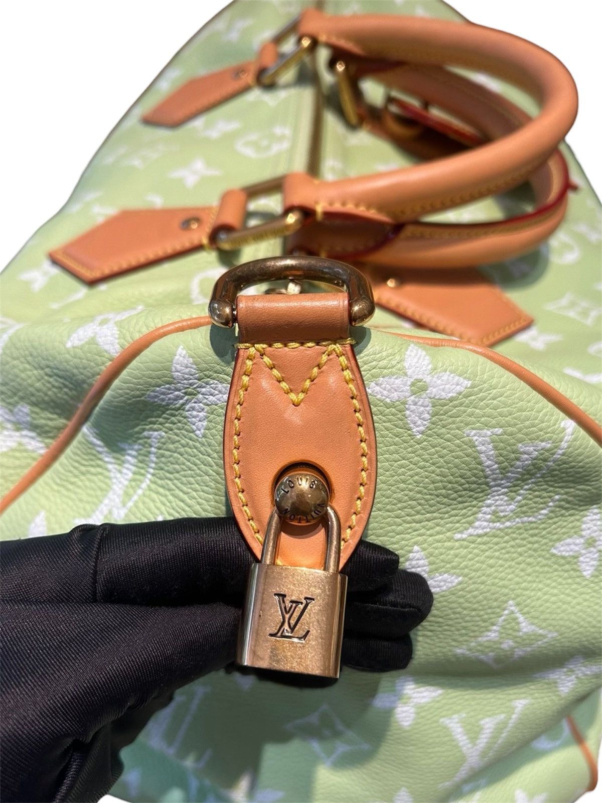 Louis Vuitton Louis Vuitton 40 Speedy P9 Bandouliere Duffel bag Keepall Size 40 - 8 Thumbnail