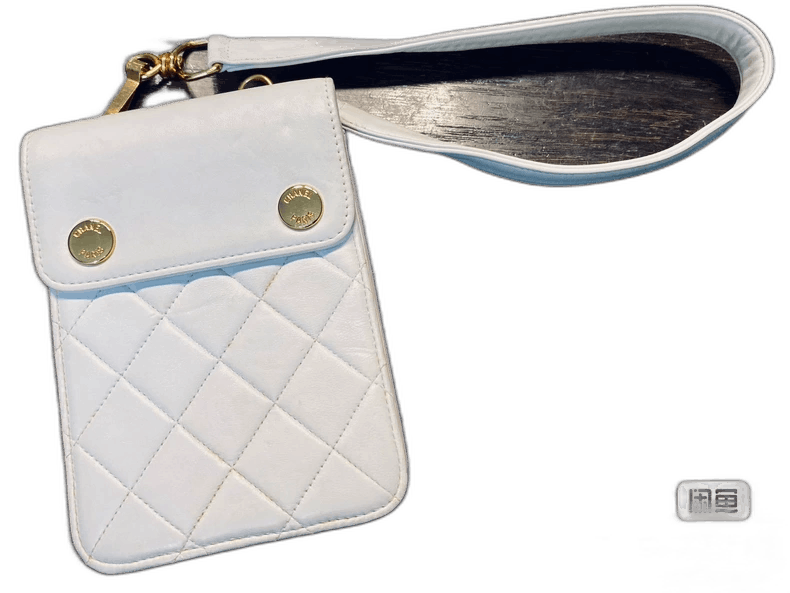 Chanel Chanel Smartphone Bag White Diamond Pattern Size ONE SIZE - 1 Thumbnail