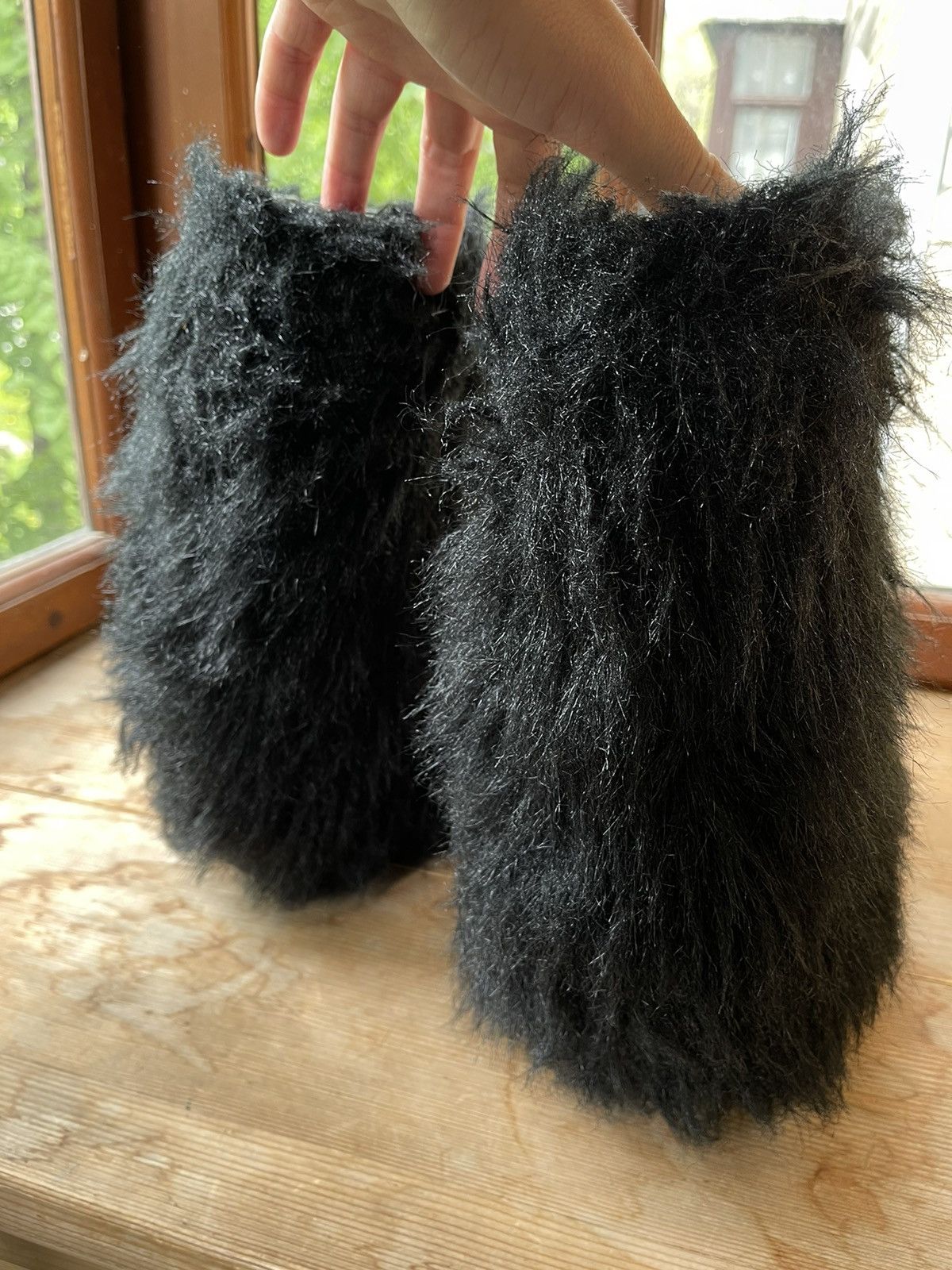 Yeti Yeti hairy vintage black boots Size US 5 / EU 37 - 5 Thumbnail