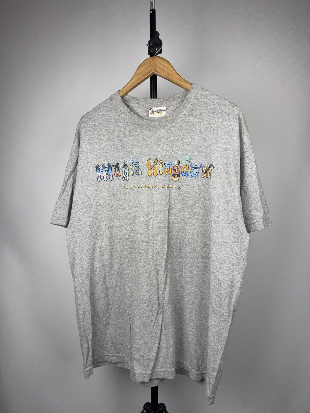 Disney Vintage 90s Retro Walt Disney World Magic Kingdom T-Shirt Size US XL / EU 56 / 4 - 1 Thumbnail