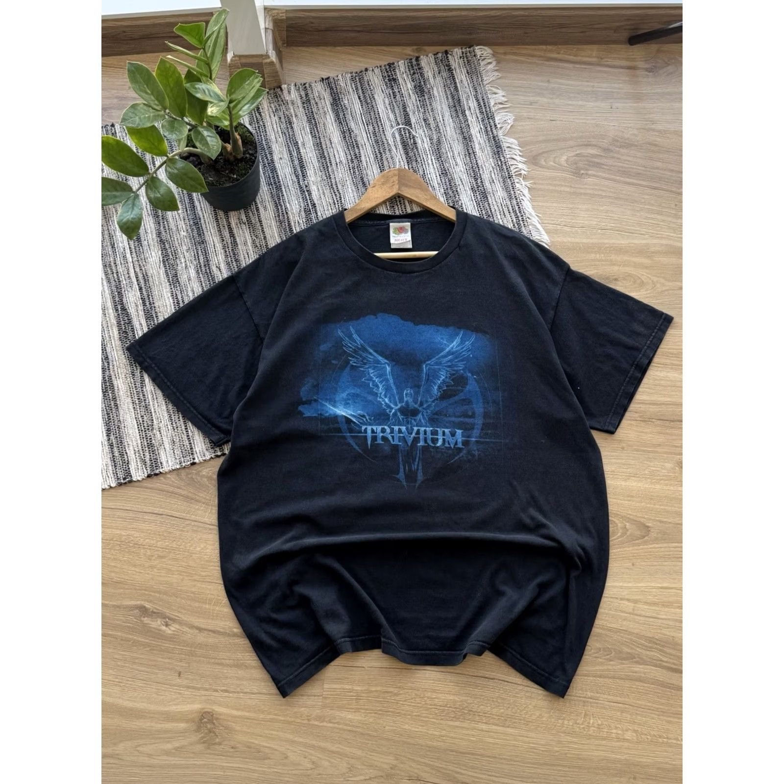 Fruit Of The Loom Trivium Big Logo Graphic Print Vintage Rock Band T shirt L Mens Cotton Black Short Sleeve Size US L / EU 52-54 / 3 - 2 Thumbnail