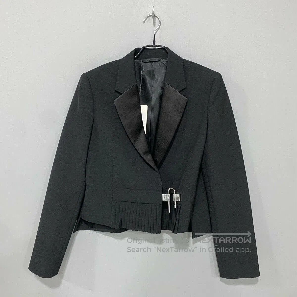 Givenchy Givenchy Black Short Coat Size 34. Size XXS / US 00 / IT 34 - 1 Thumbnail