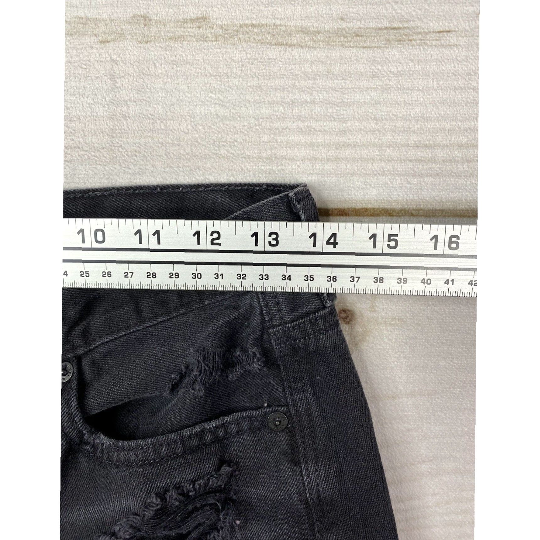 American Eagle Outfitters VINTAGE American Eagle Jeans Womens 6 Black Mom Relaxed High Rise Distressed Rips Grunge Size 28" / US 6 / IT 42 - 4 Thumbnail