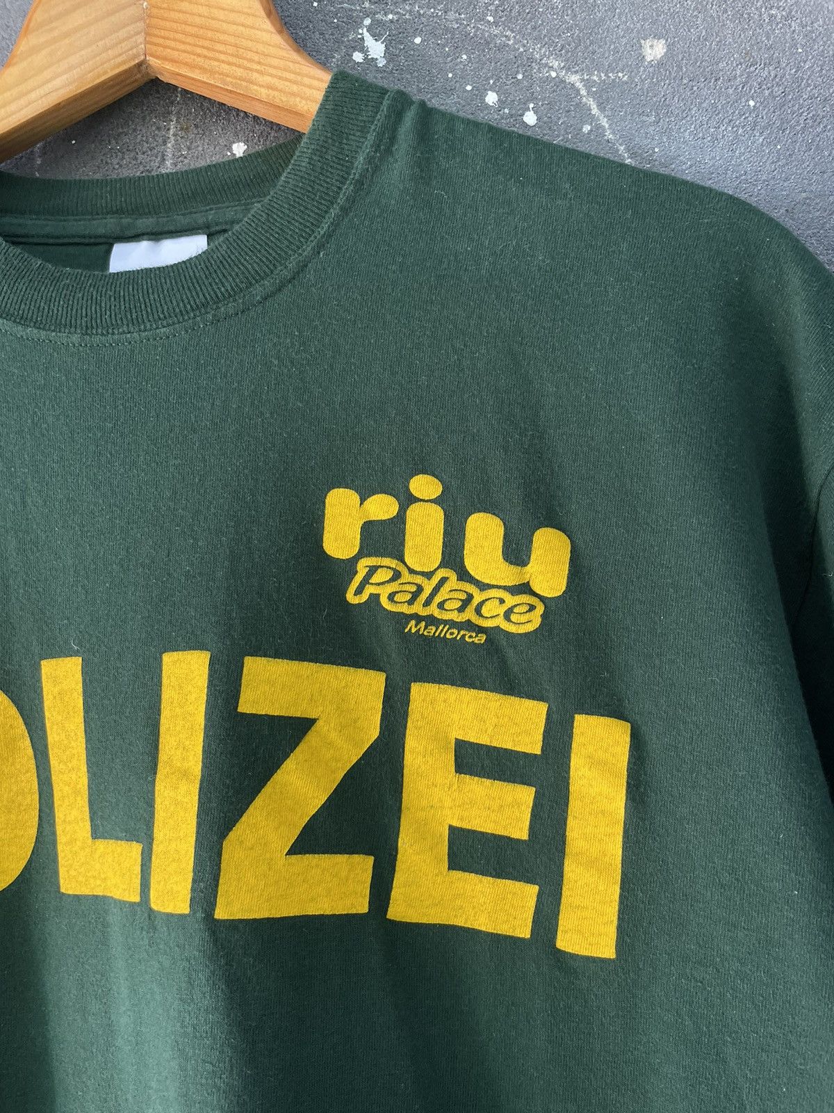 Other Vintage POLIZEI 90’s T-Shirt Green Bitte Folgen Size US L / EU 52-54 / 3 - 6 Thumbnail