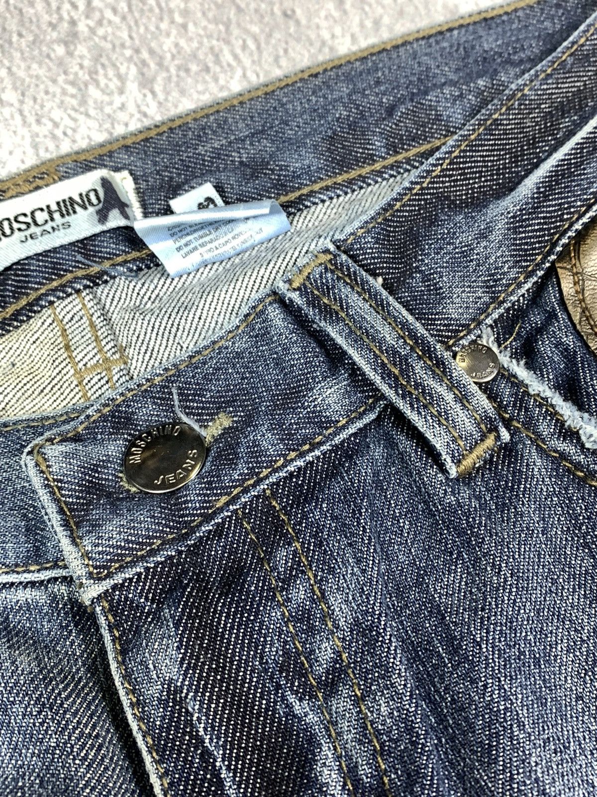 Japanese Brand × Moschino × Vintage Vintage Y2K Moschino Low rise faded denim jeans streetwear Size 28" / US 6 / IT 42 - 6 Thumbnail