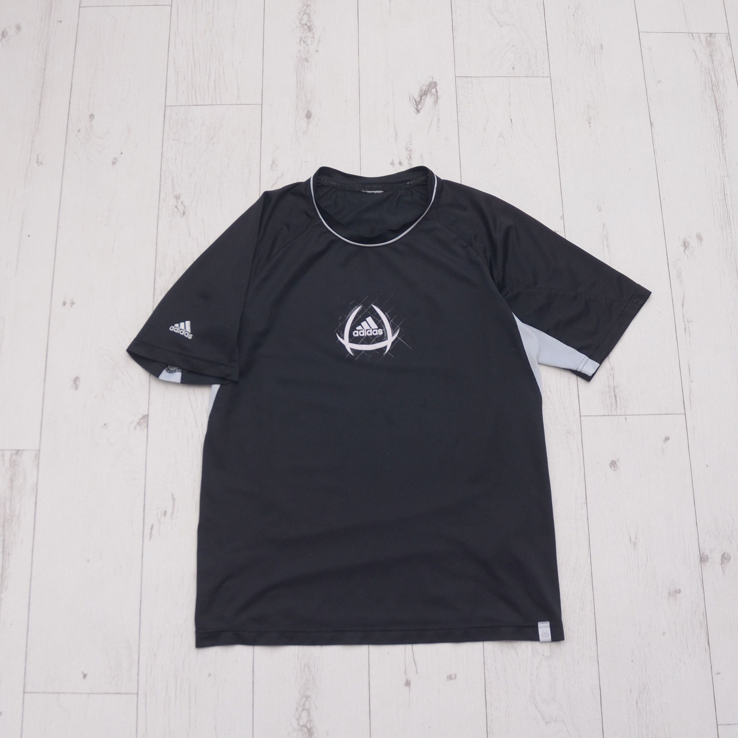 Adidas × Vintage Vintage Adidas Climacool Mens Black T-Shirt Central Logo s S Size US S / EU 44-46 / 1 - 6 Thumbnail