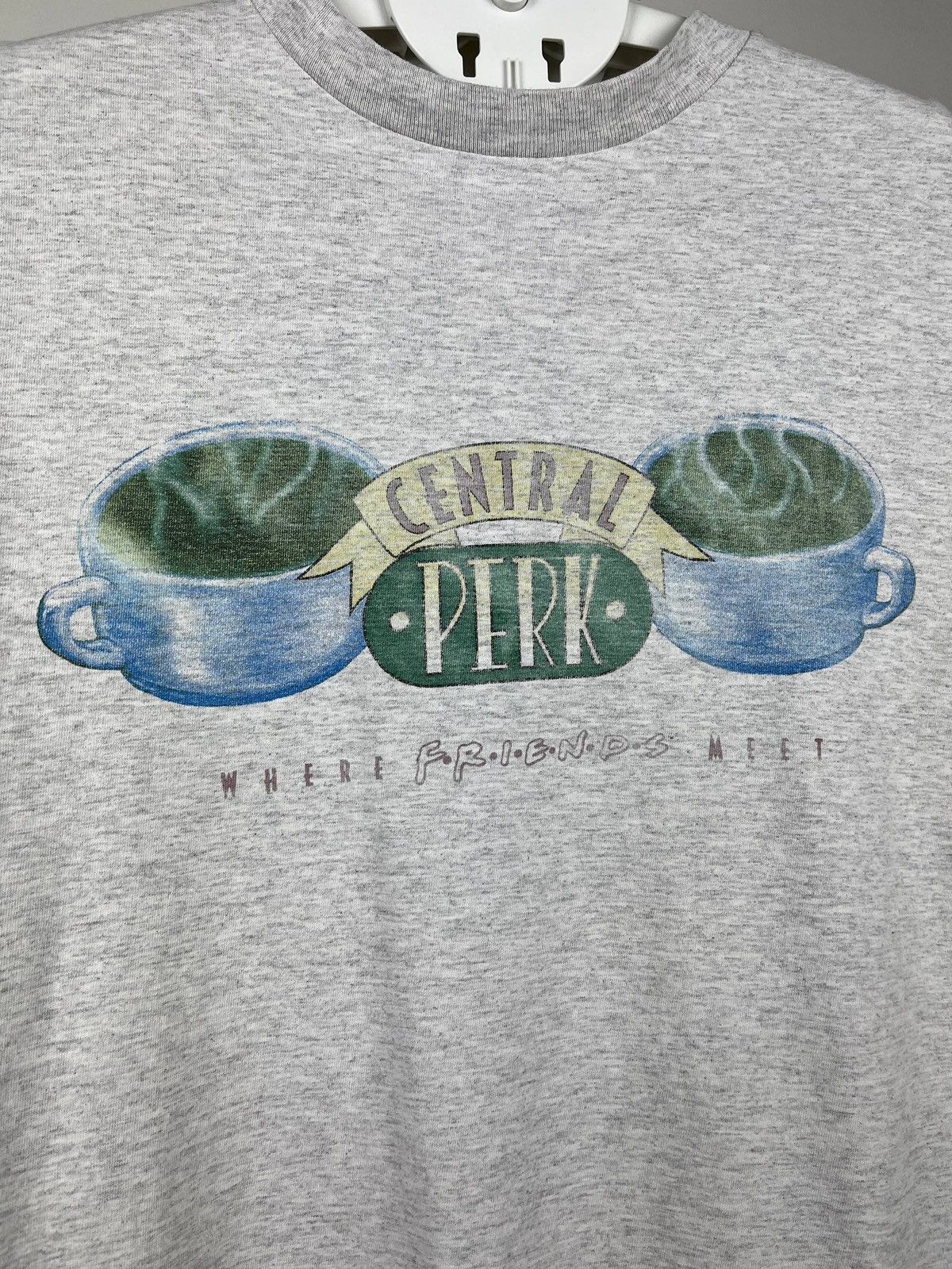 Warner Bros Vintage Friends Central Perk Warner Bros 1995 Tee Retro TV Size US M / EU 48-50 / 2 - 2 Thumbnail