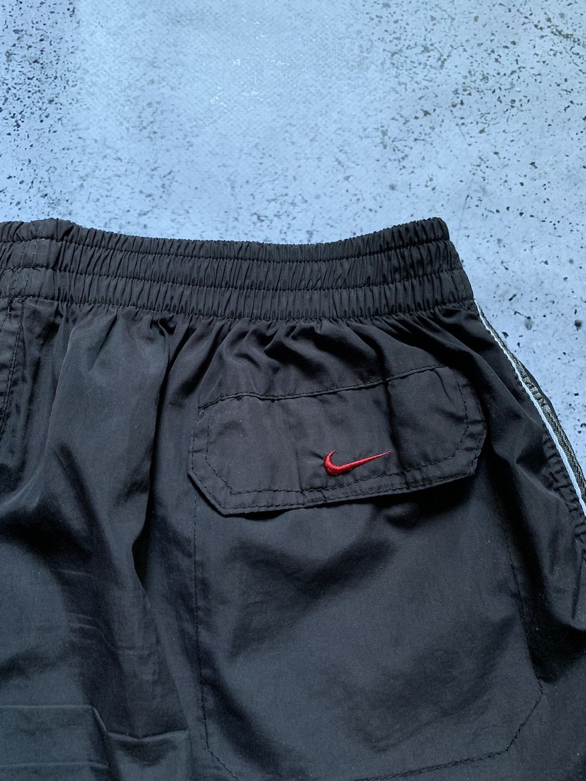 Nike × Vintage Vintage Nike Drill Shorts Nylon Y2K Red Swoosh USA Size S Size US 31 - 8 Thumbnail