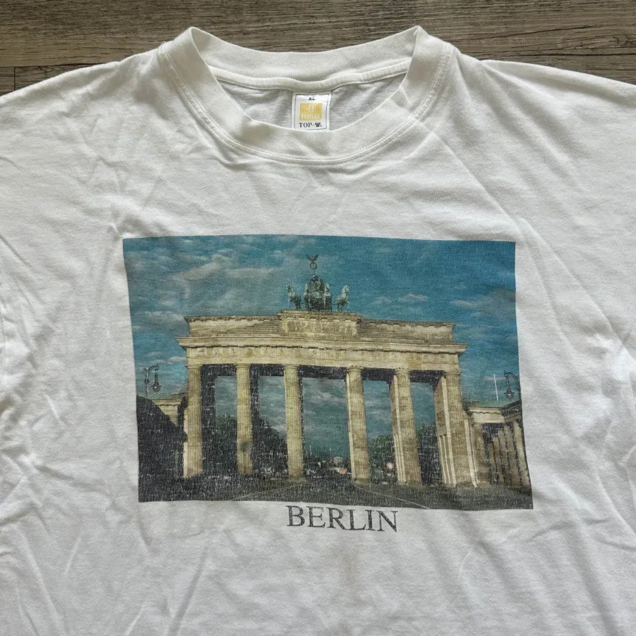 Hanes Vintage Berlin Germany Brandenburg Gate T-Shirt Size US XL / EU 56 / 4 - 2 Thumbnail