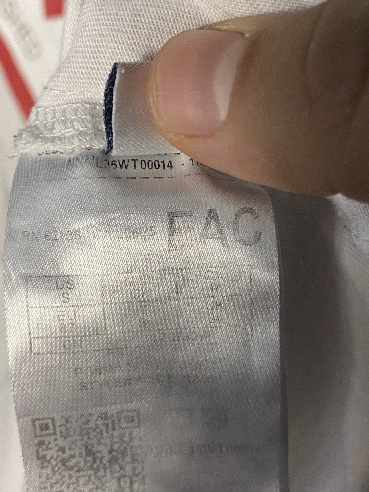 Guess Guess Big Logo T-shirt Hype Drill Size US S / EU 44-46 / 1 - 5 Thumbnail