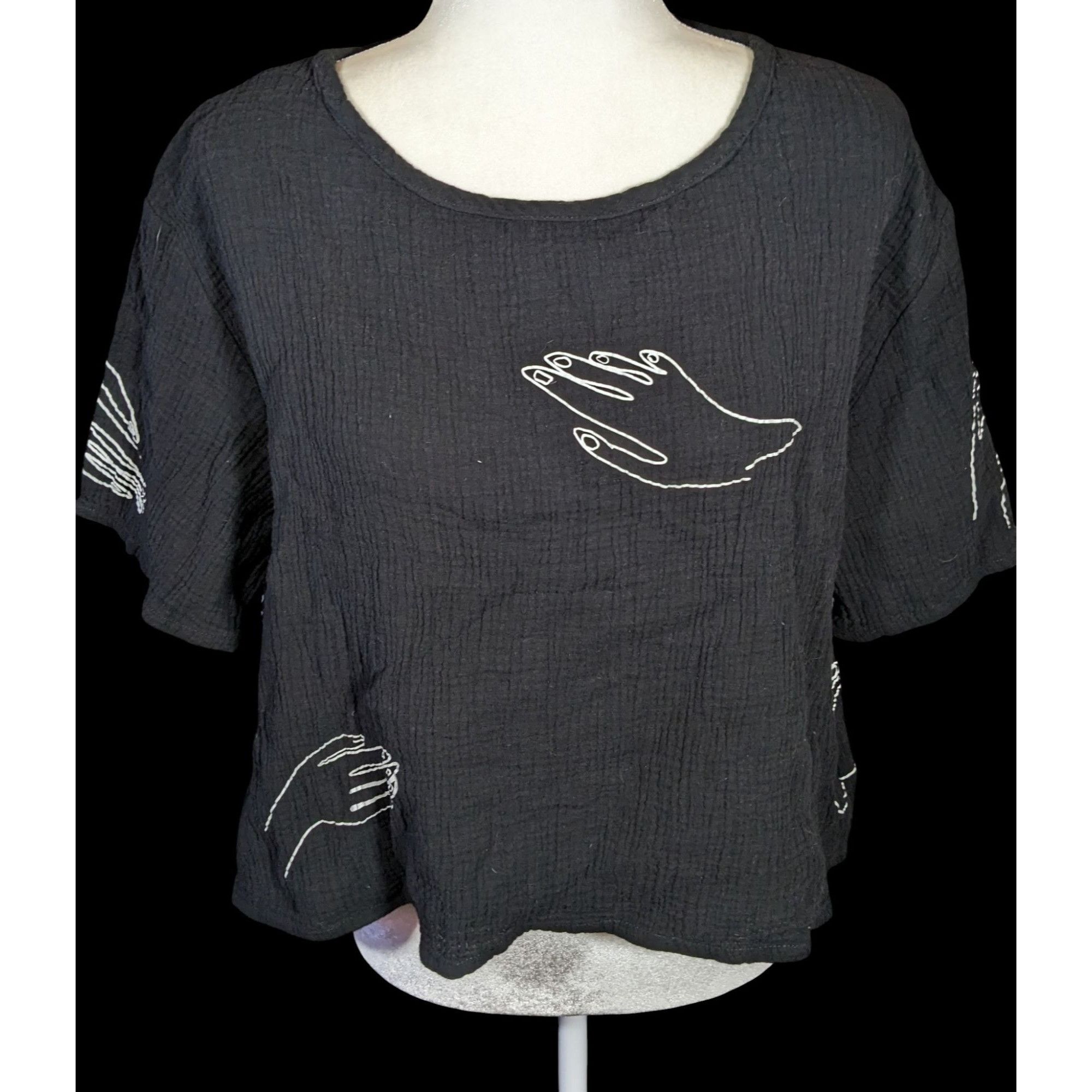 Other Millie & Lou Black Cropped Tee With White Hand Print Size XL / US 12-14 / IT 48-50 - 1 Thumbnail