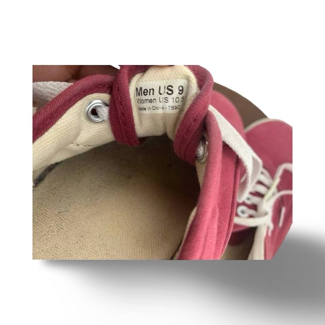 Vans Vans Slip Ons #40 Size US 9 / EU 42 - 2 Thumbnail