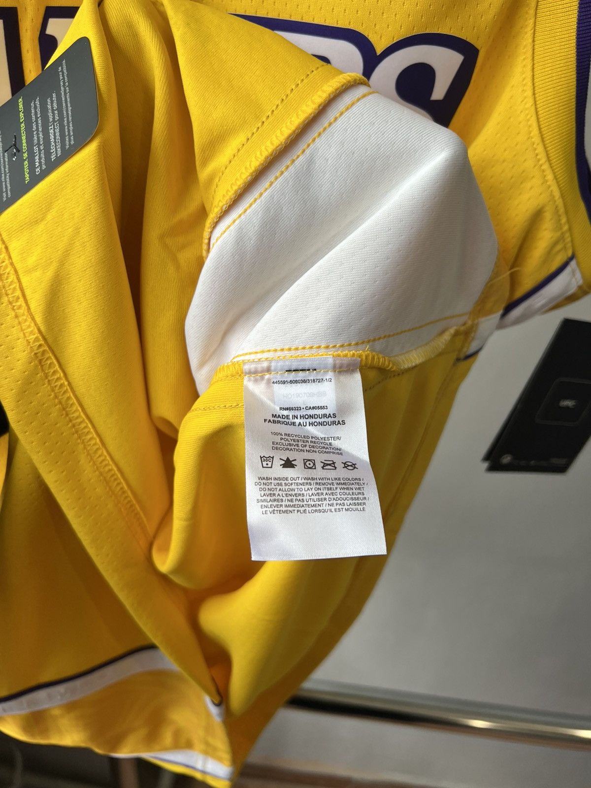 Nike NWT 2019 LOS ANGELES LAKERS NIKE BASKETBALL CITY JERSEY Size US L / EU 52-54 / 3 - 14 Thumbnail